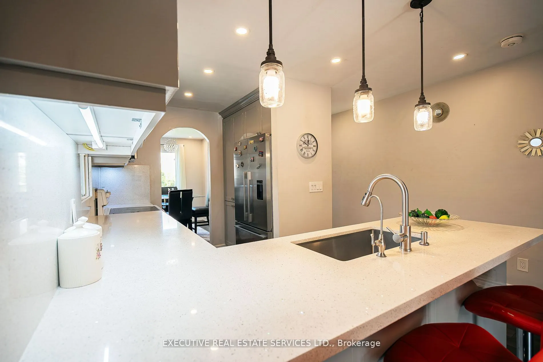 4 Simmons Boulevard