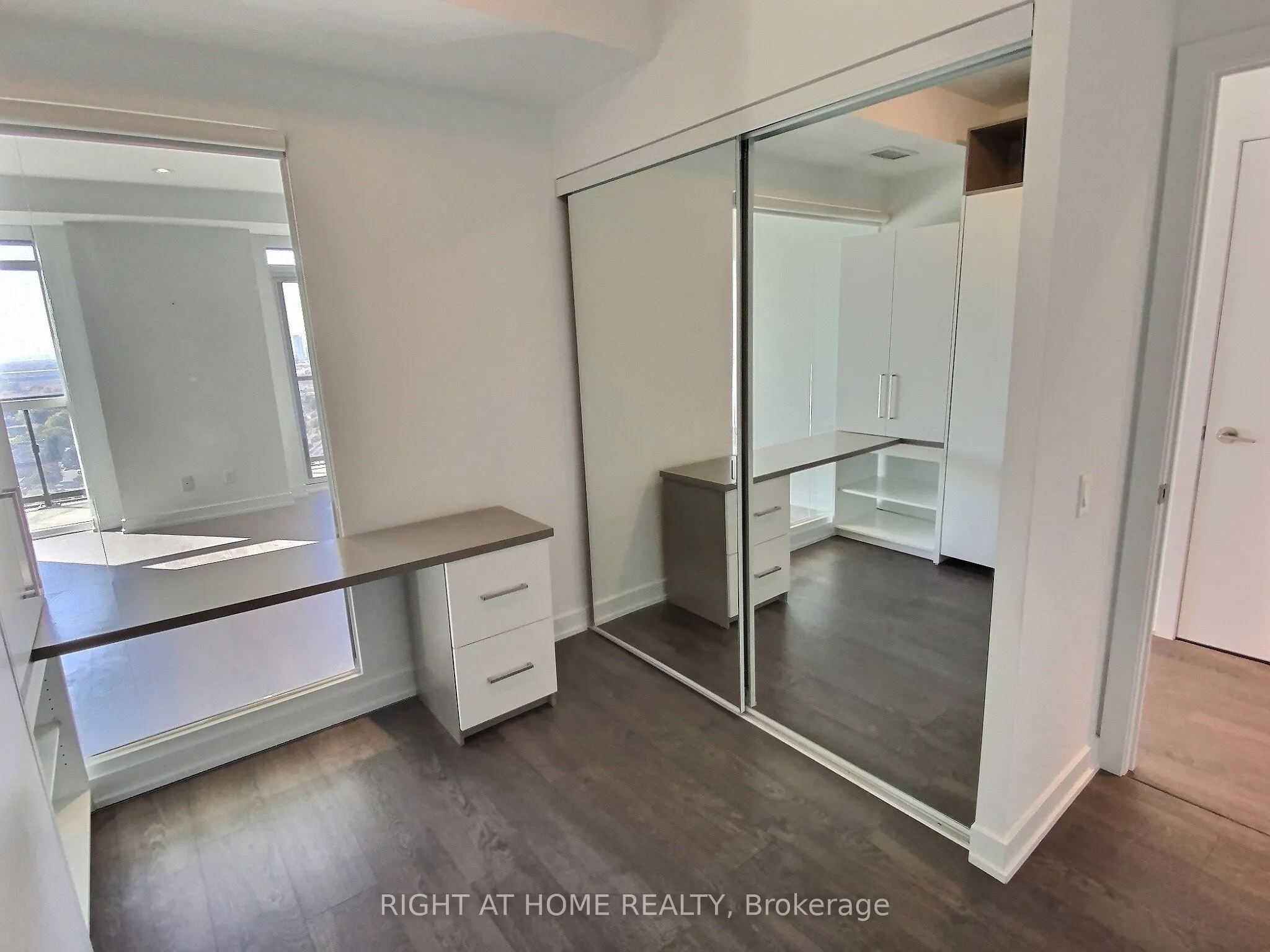 251 Manitoba Street, #2707