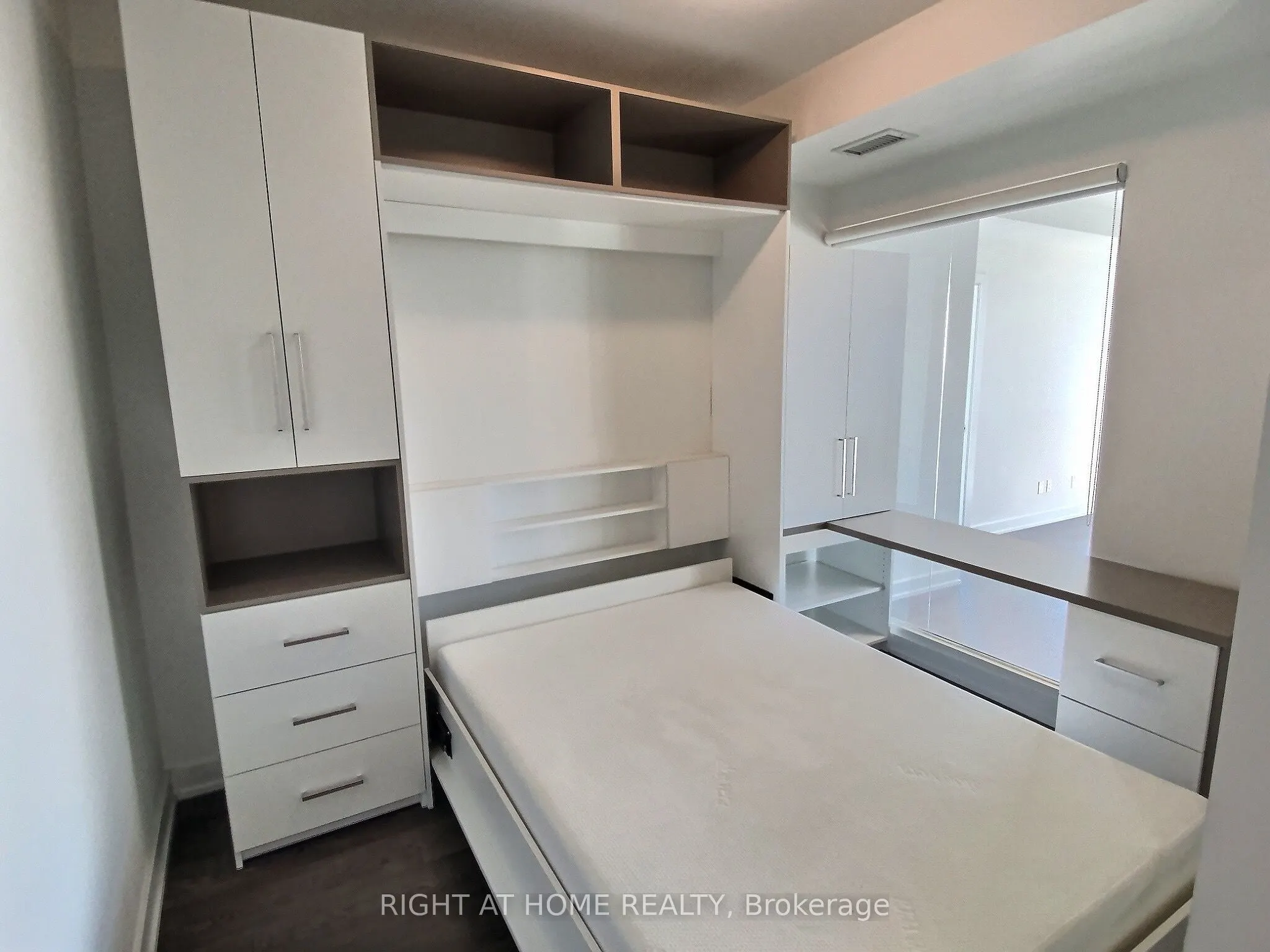 251 Manitoba Street, #2707