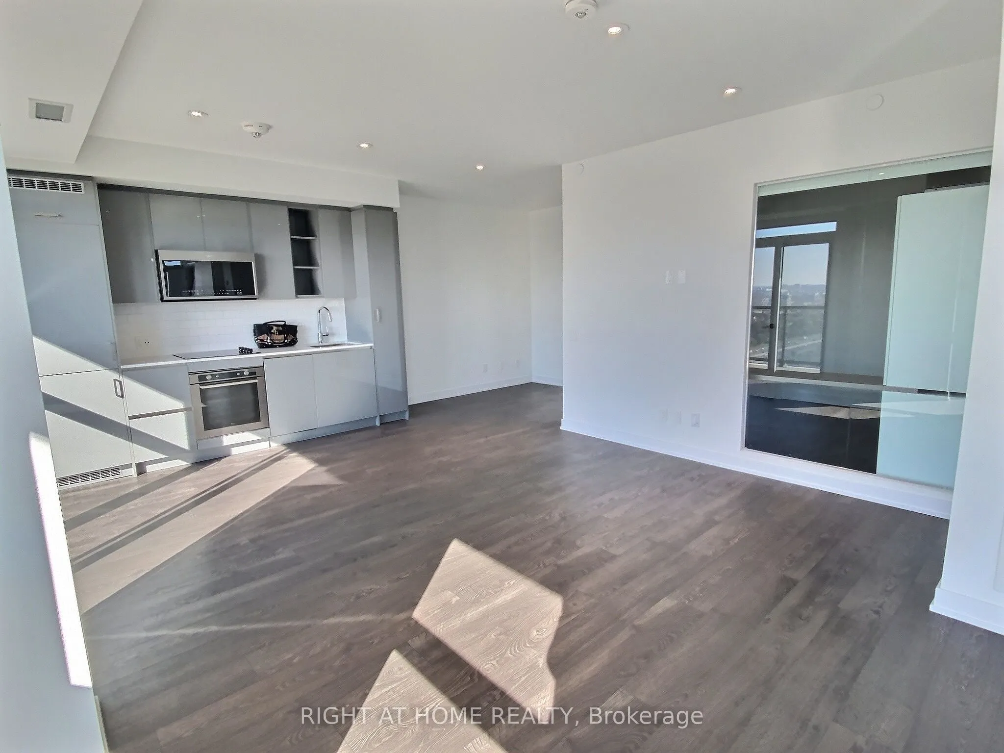 251 Manitoba Street, #2707