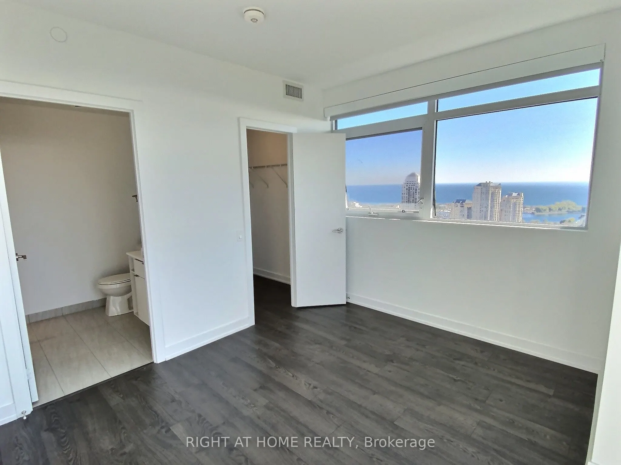 251 Manitoba Street, #2707