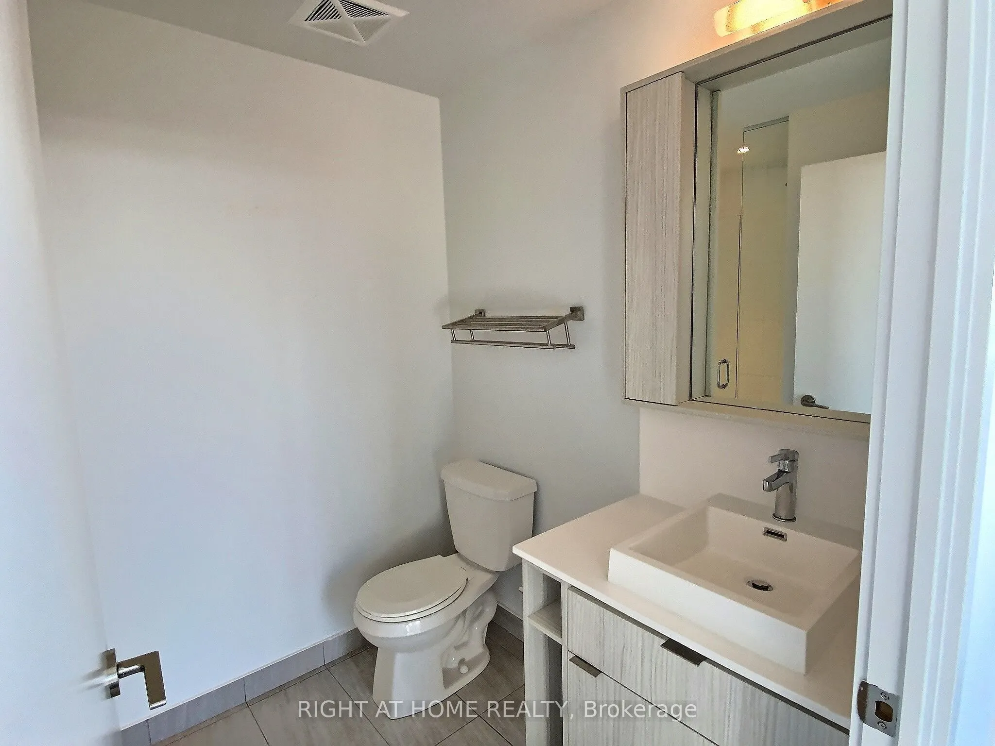 251 Manitoba Street, #2707