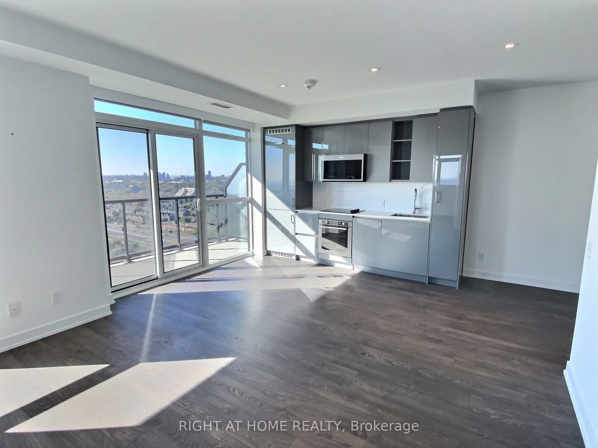 251 Manitoba Street, #2707