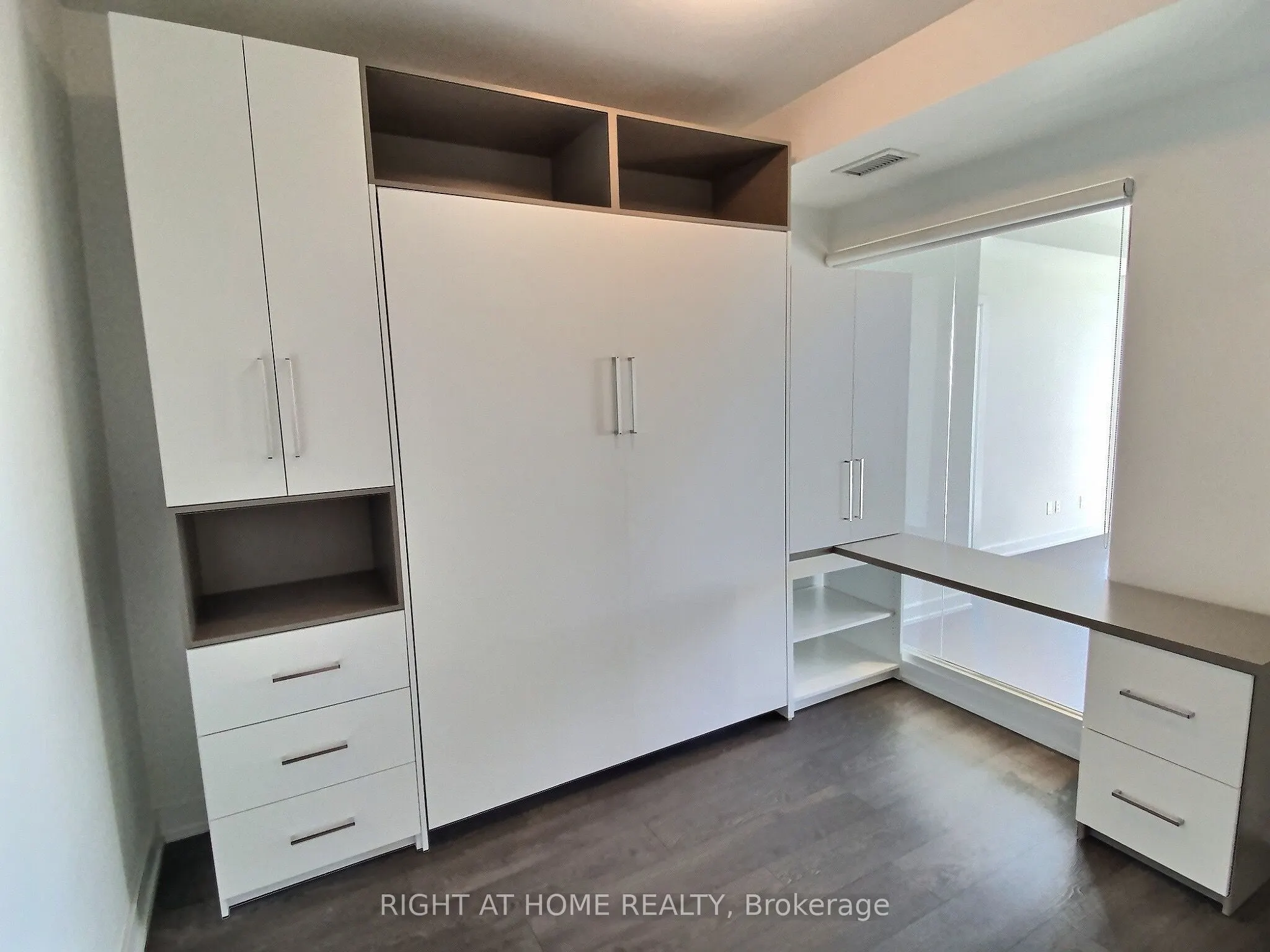 251 Manitoba Street, #2707