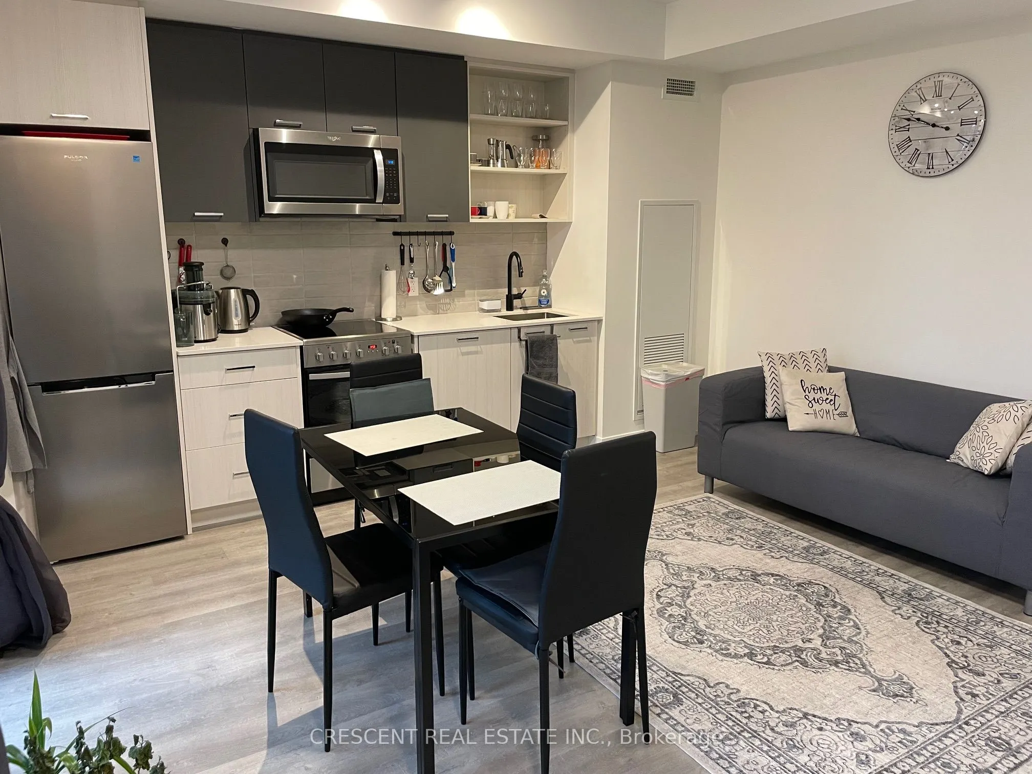 2300 St Clair Avenue W, #527