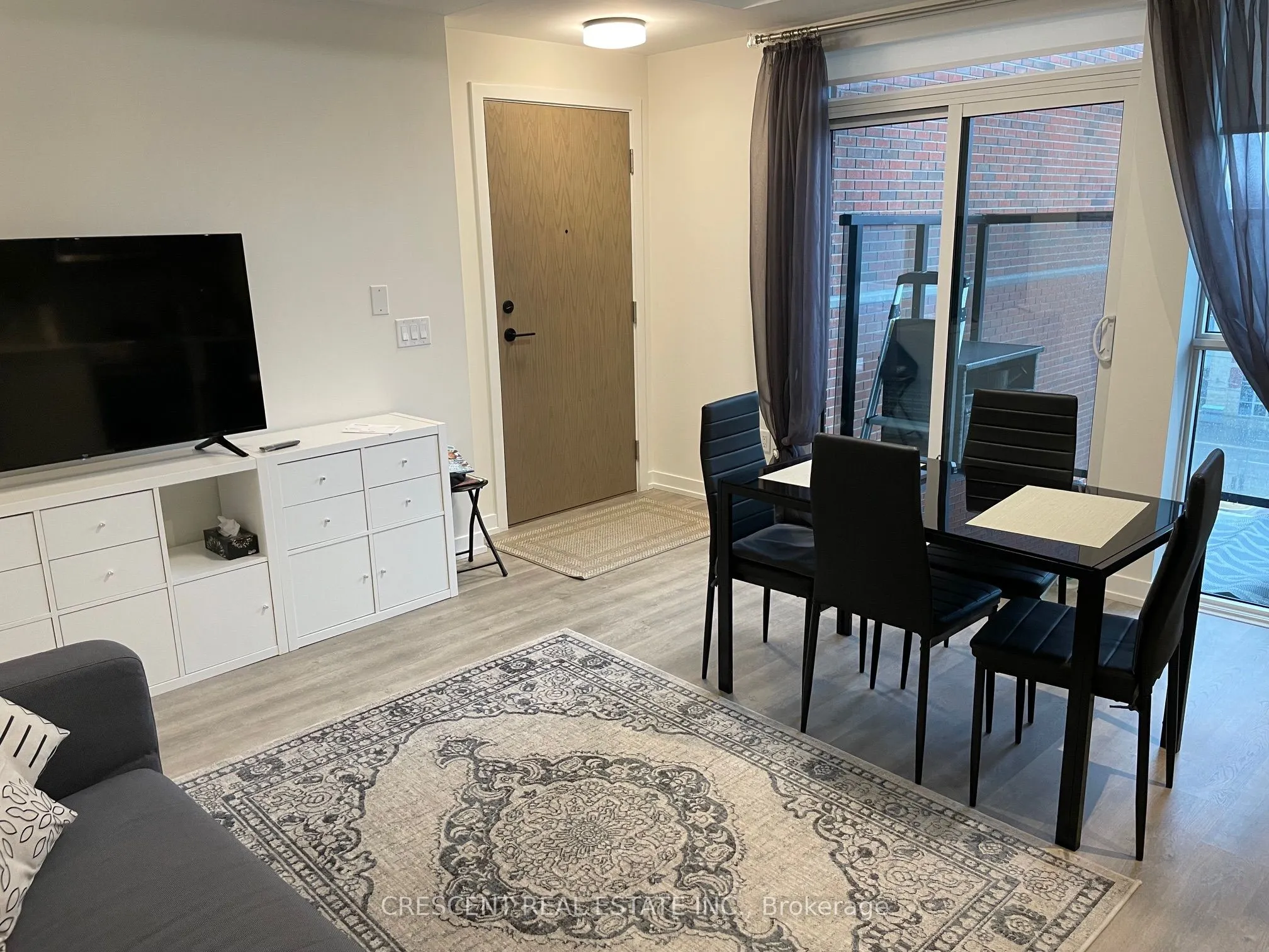 2300 St Clair Avenue W, #527