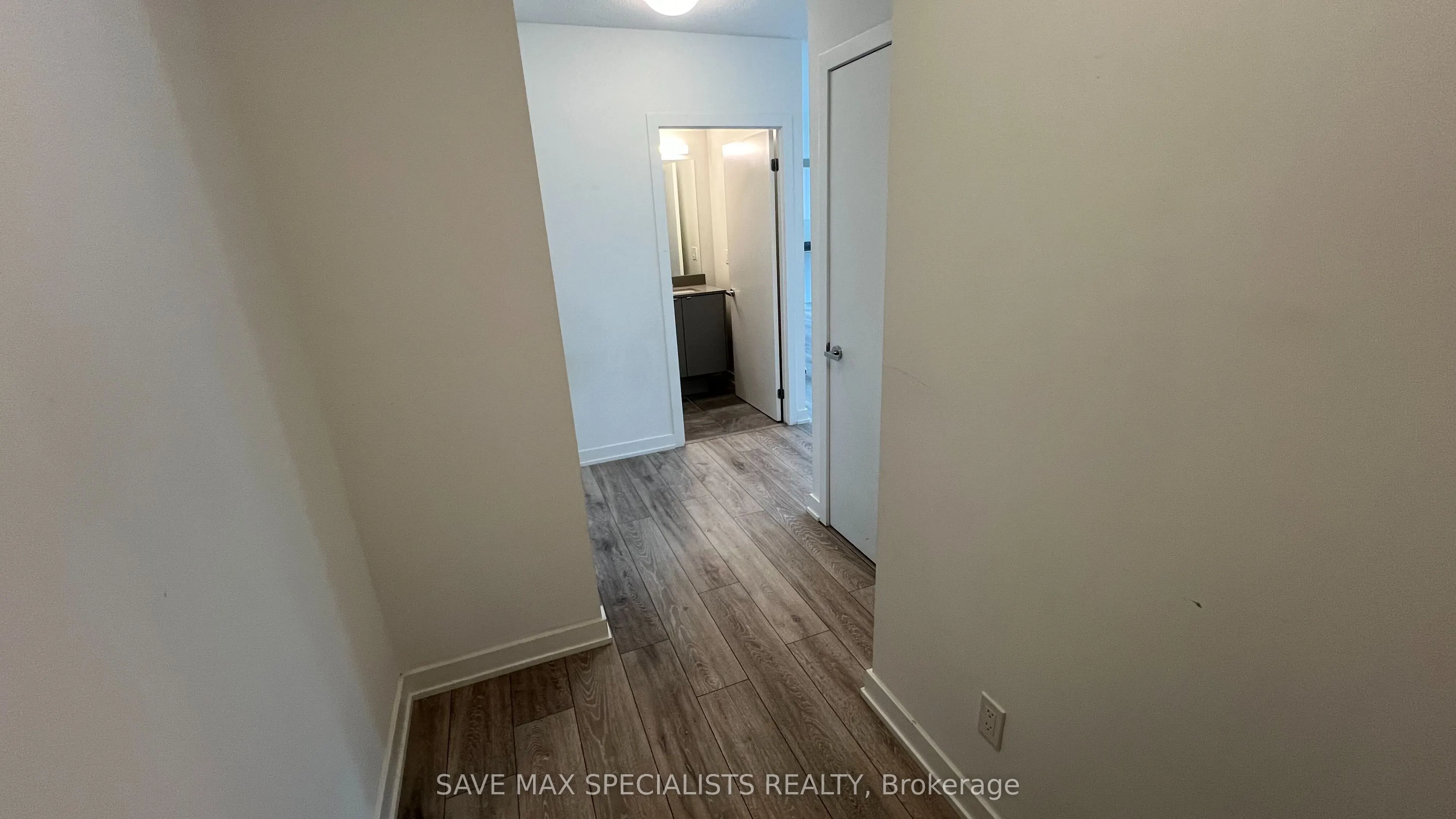 3200 Dakota Common Court, #B201