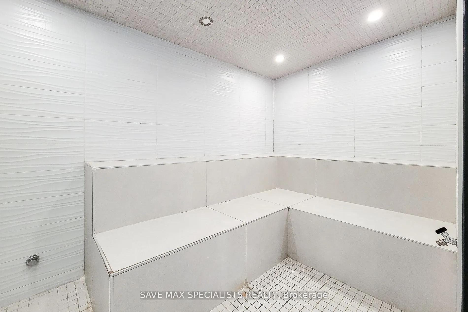 3200 Dakota Common Court, #B201