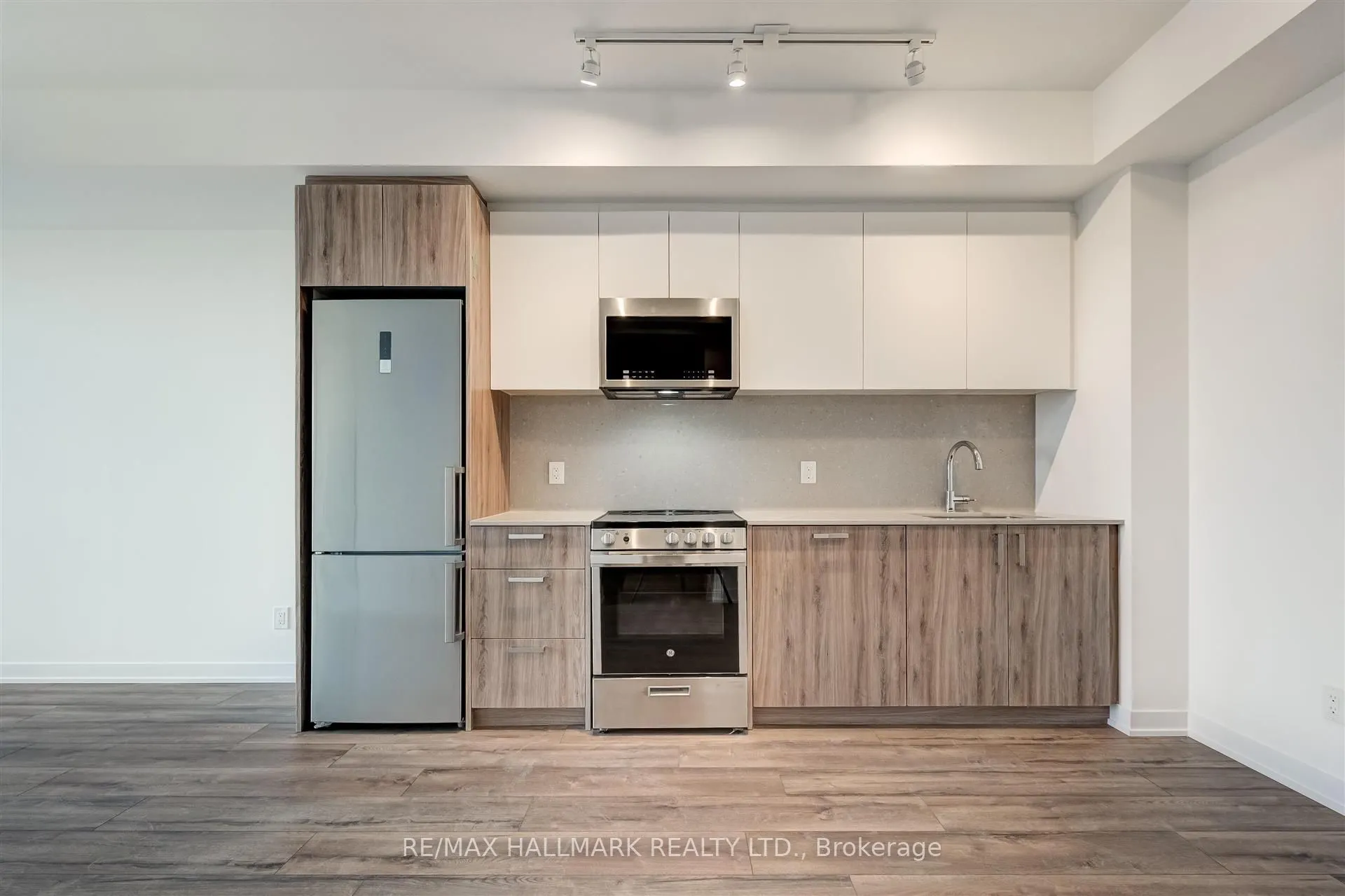 1787 St Clair Avenue W, #519