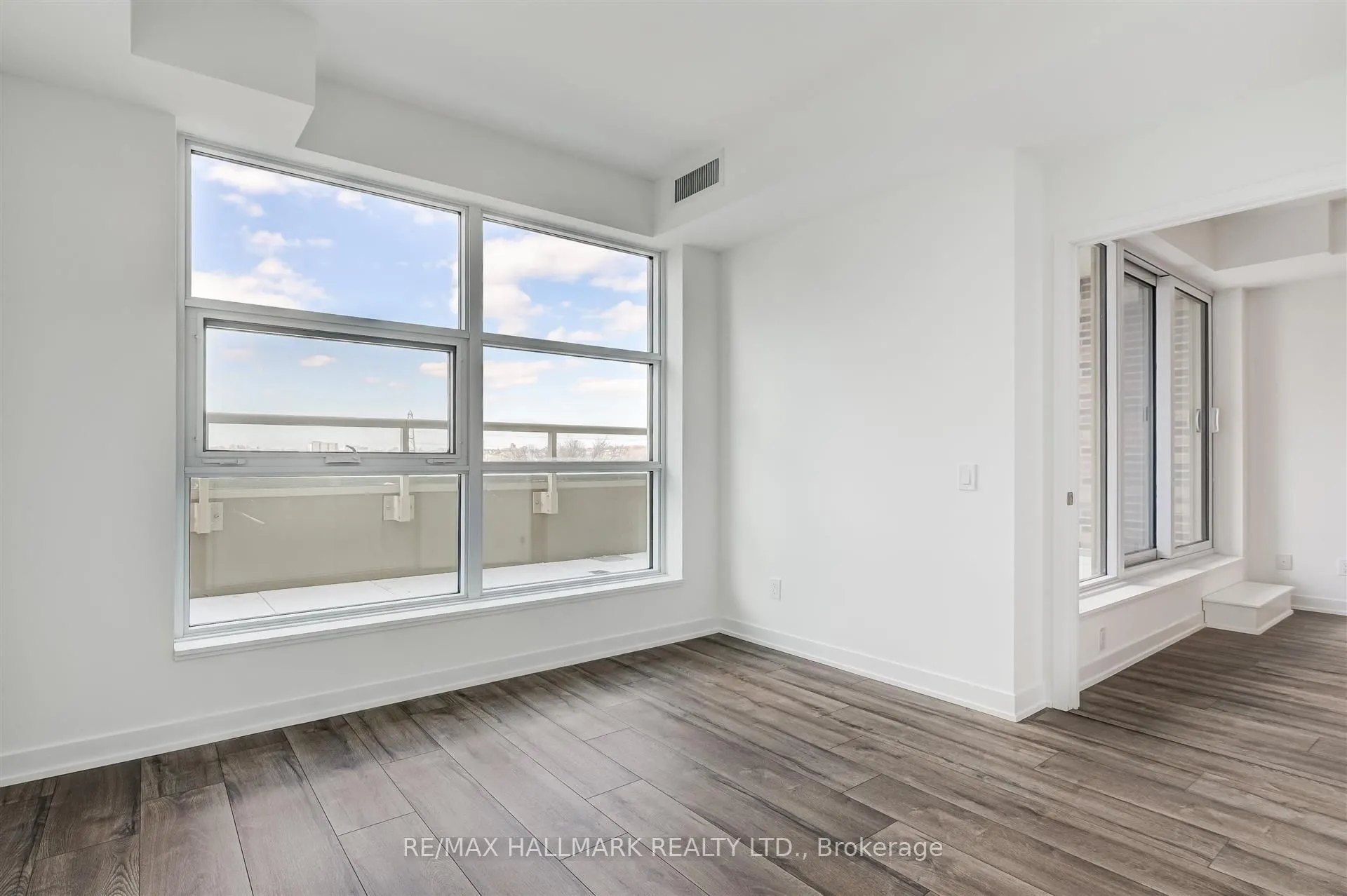 1787 St Clair Avenue W, #519