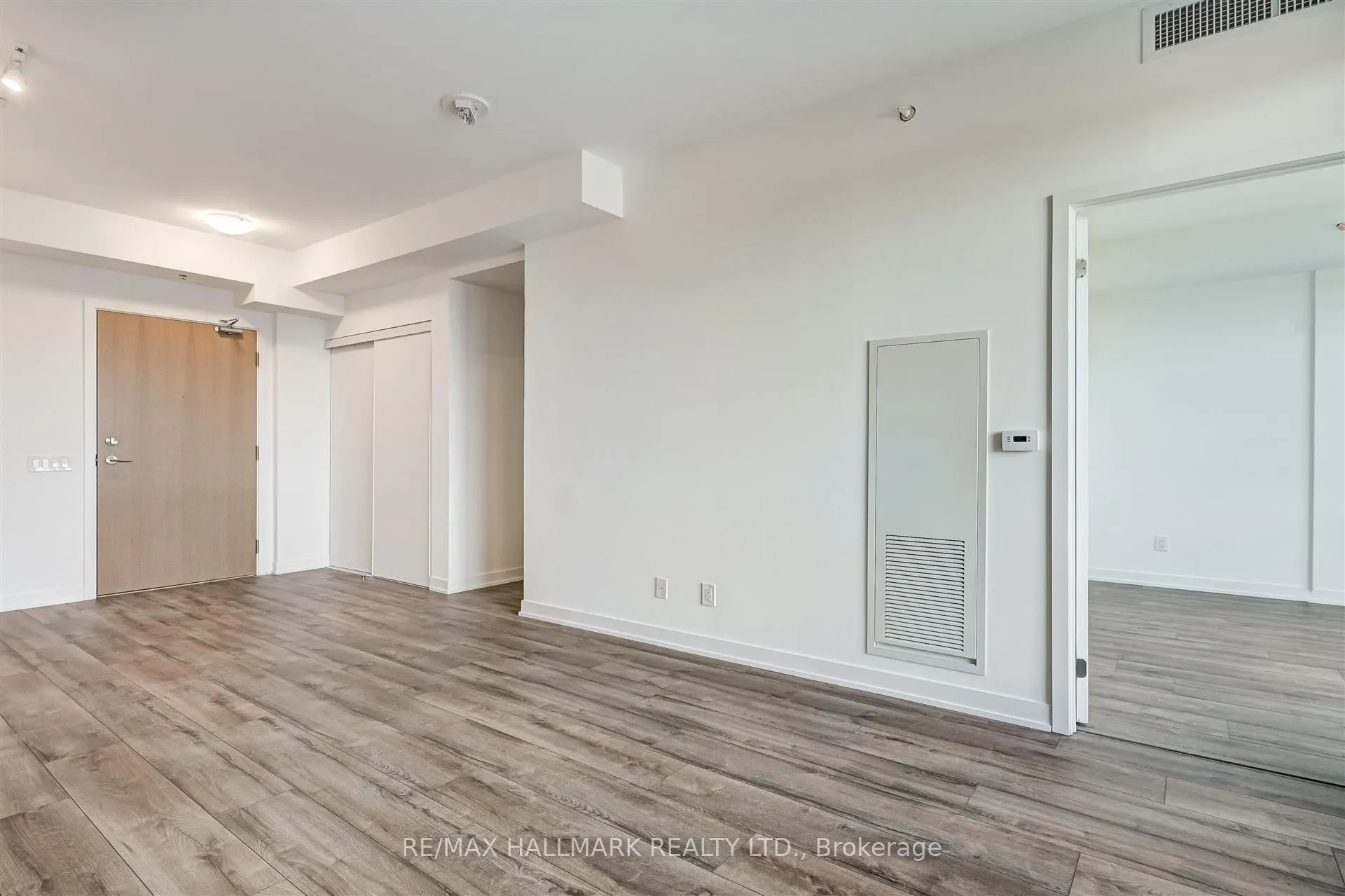 1787 St Clair Avenue W, #519