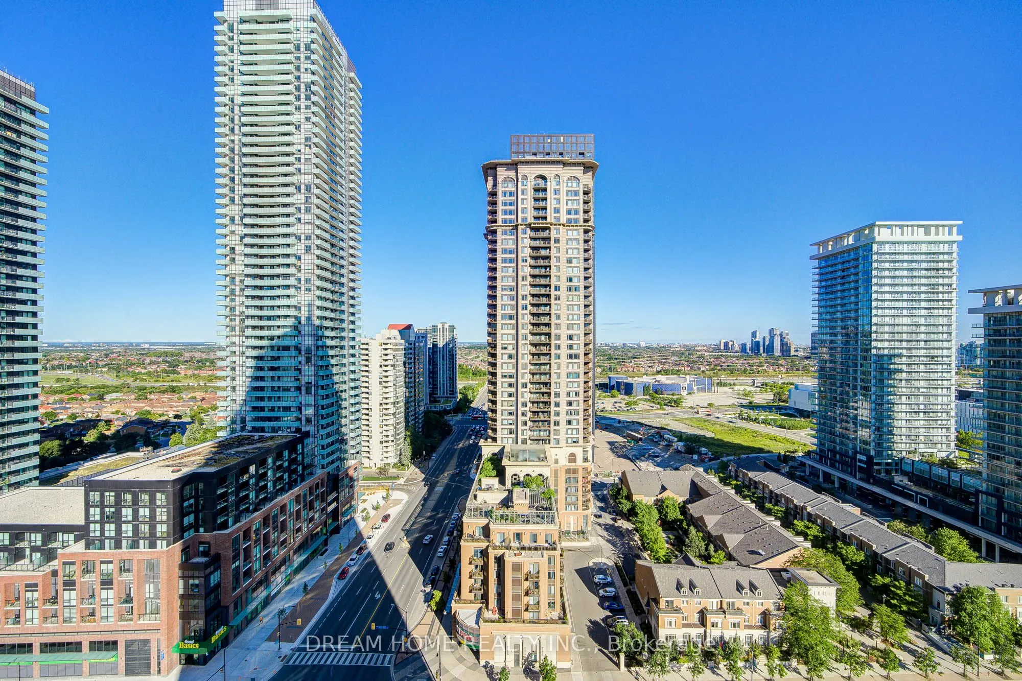 388 Prince Of Wales Drive, #2004