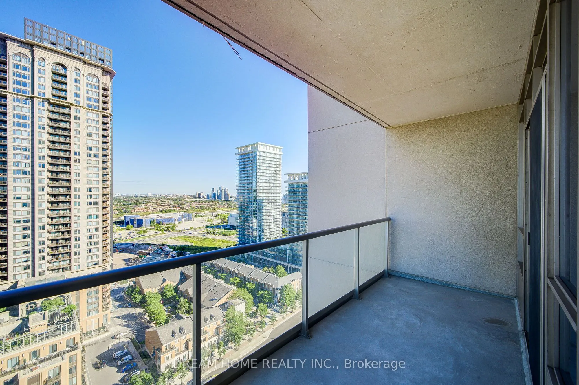 388 Prince Of Wales Drive, #2004