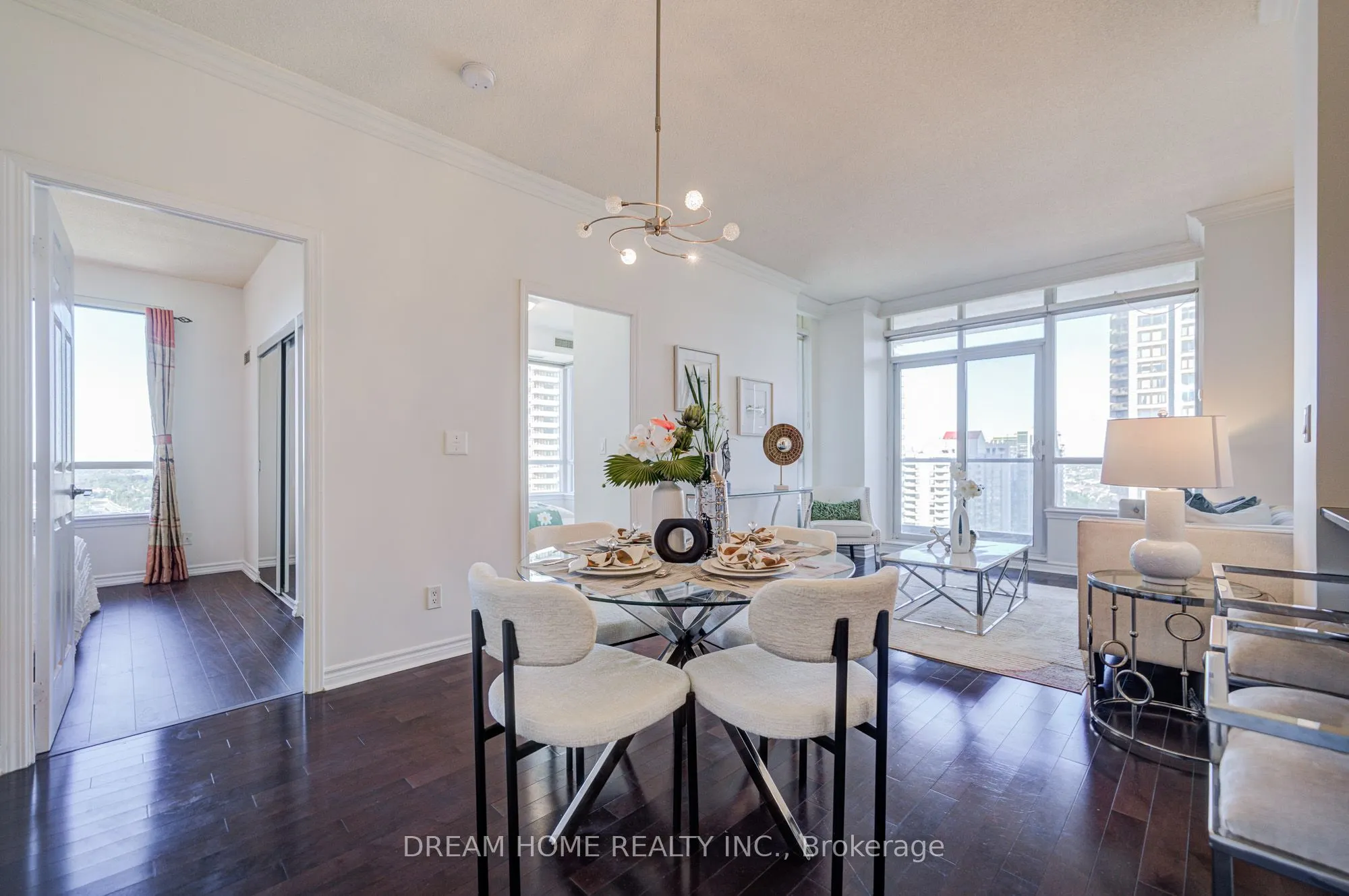 388 Prince Of Wales Drive, #2004