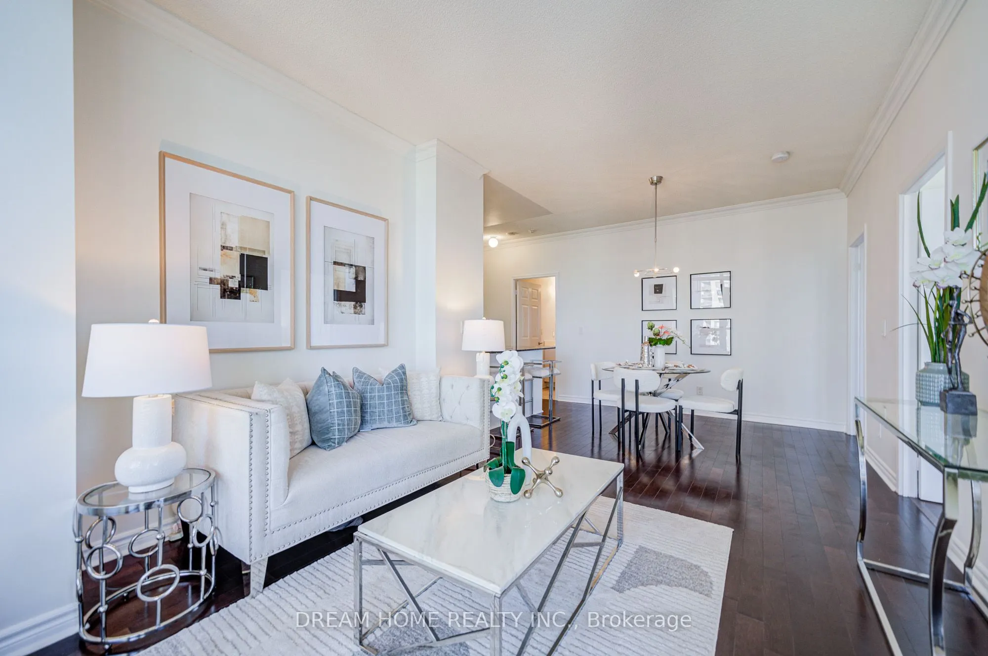 388 Prince Of Wales Drive, #2004
