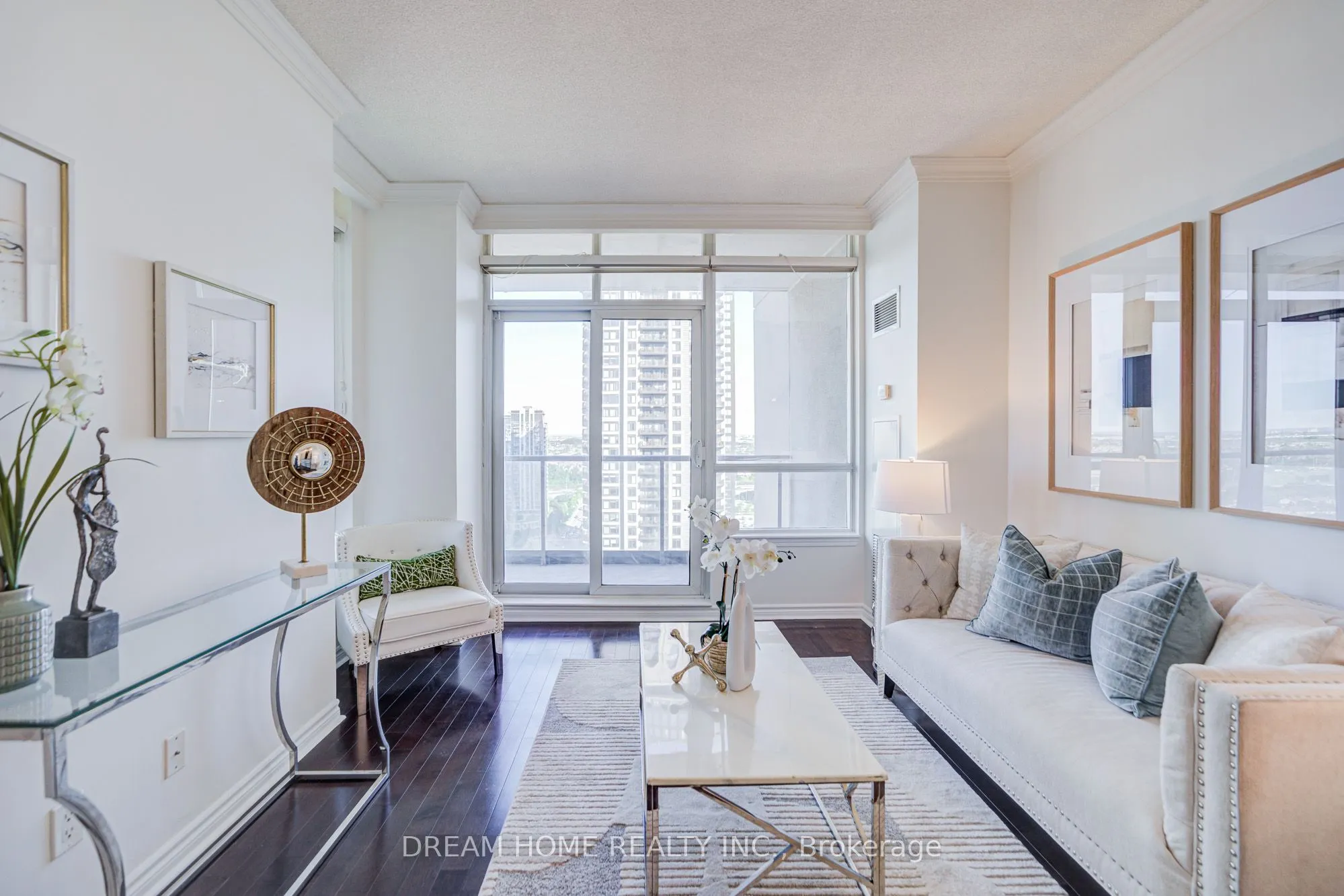 388 Prince Of Wales Drive, #2004
