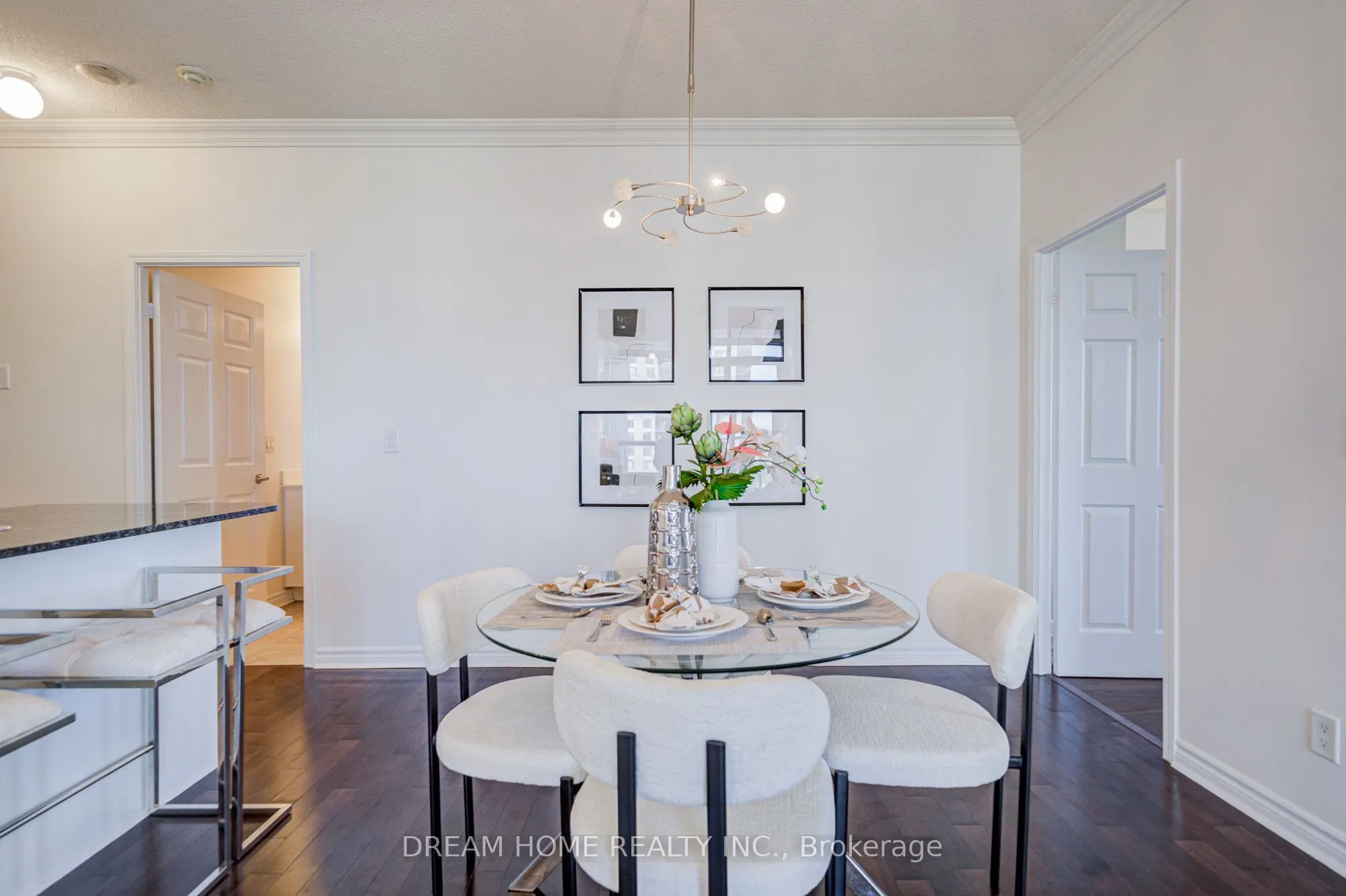 388 Prince Of Wales Drive, #2004