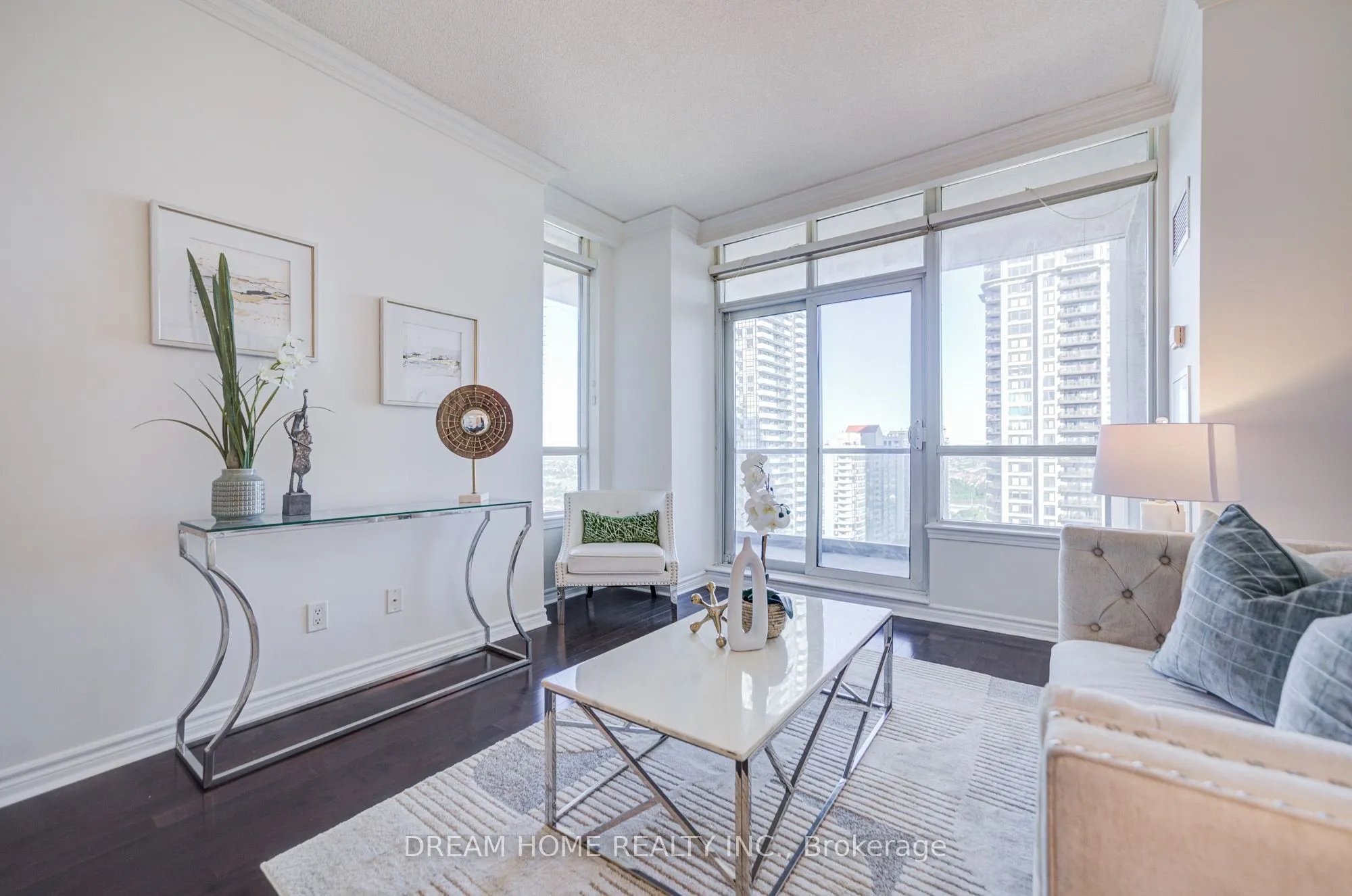 388 Prince Of Wales Drive, #2004