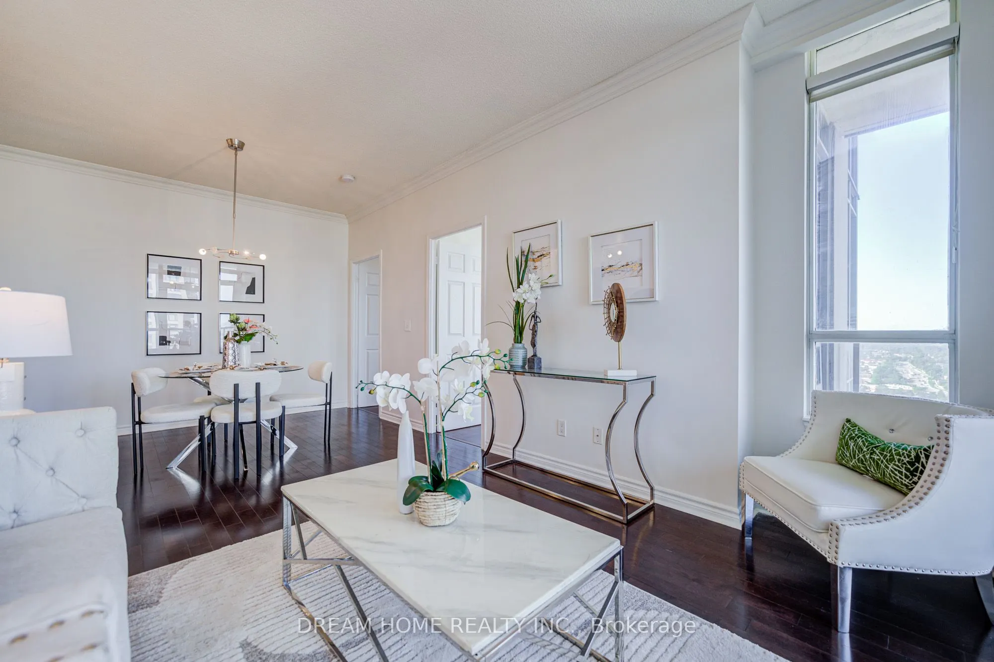388 Prince Of Wales Drive, #2004