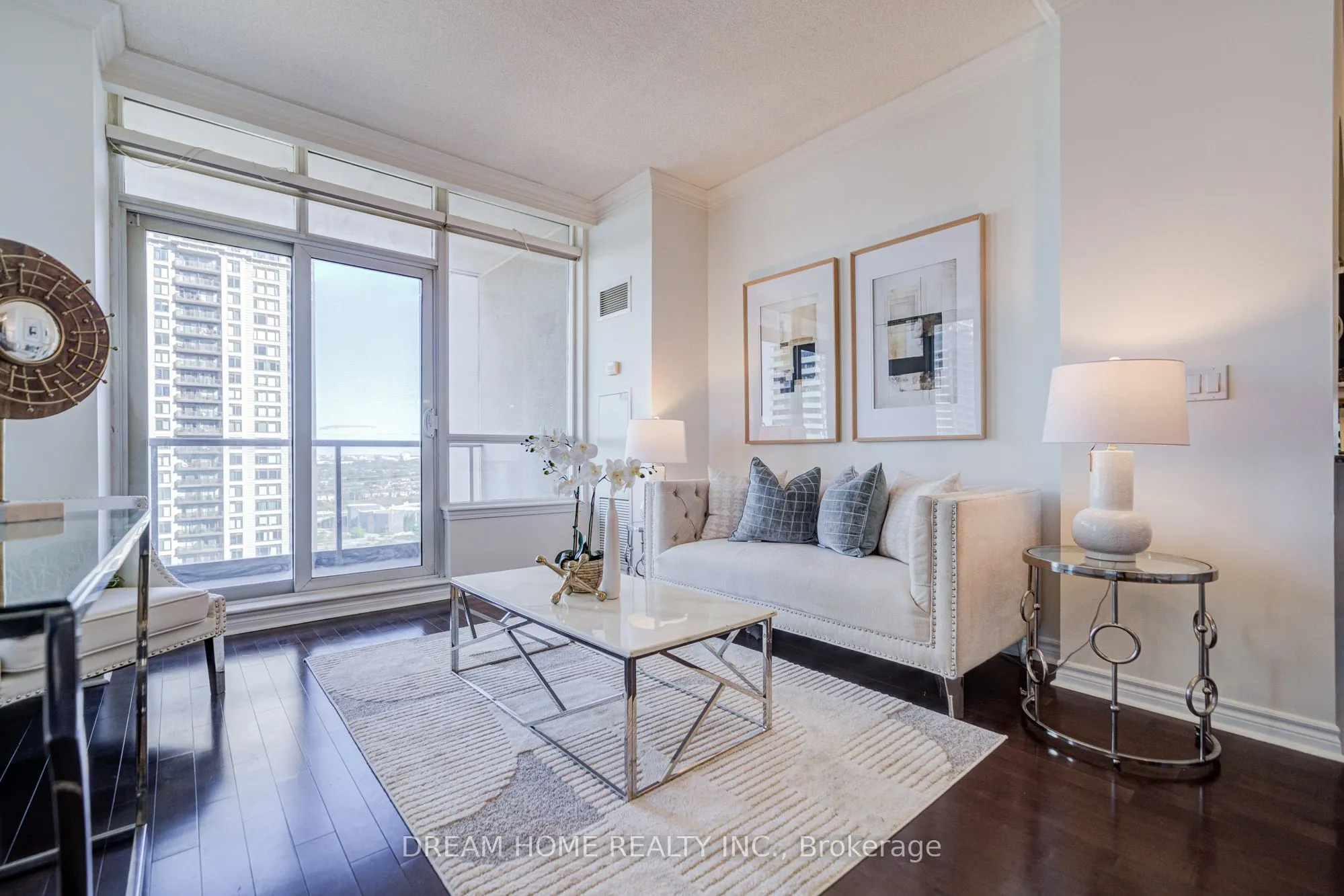 388 Prince Of Wales Drive, #2004