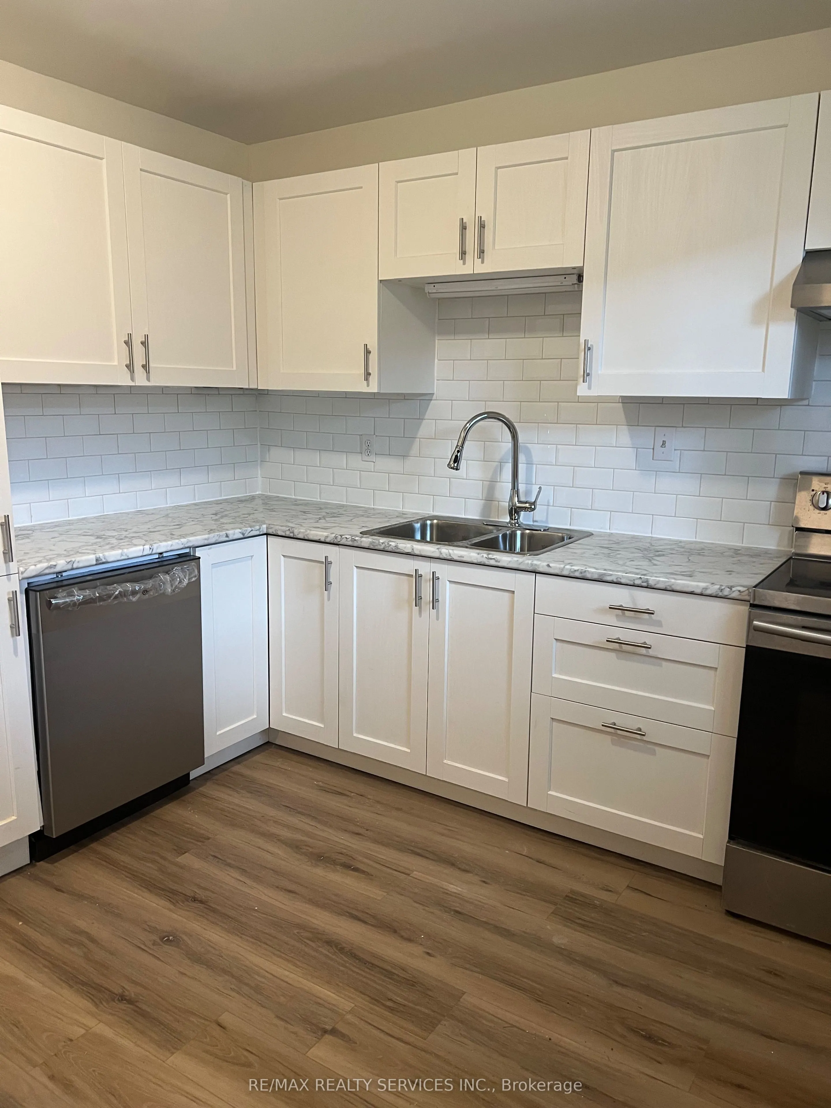 93 Hansen Road N, #49