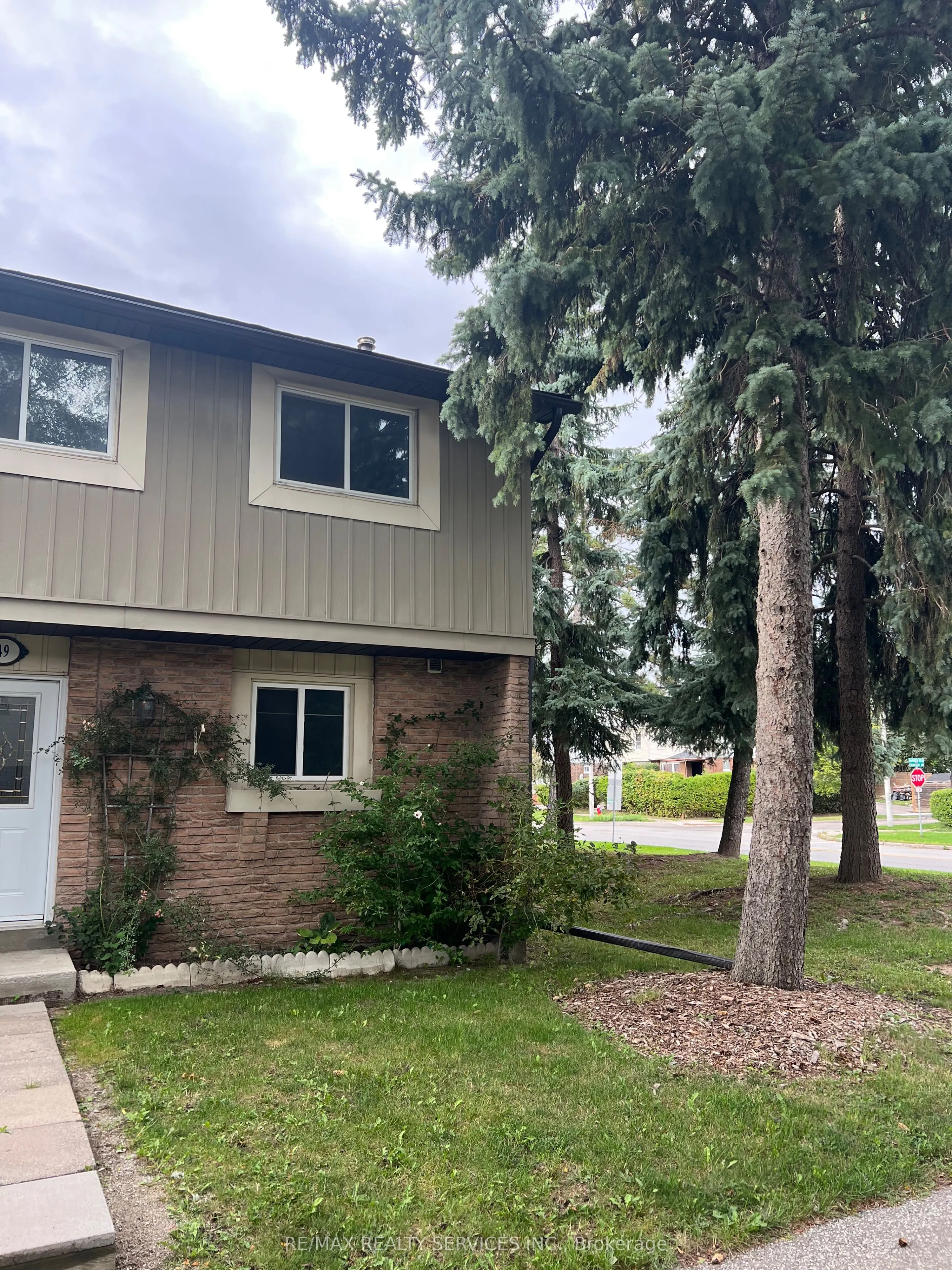 93 Hansen Road N, #49