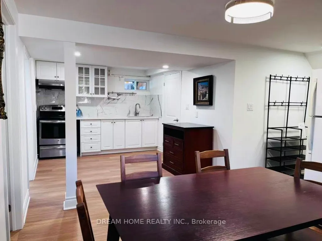 367 Yale Crescent, #Lower