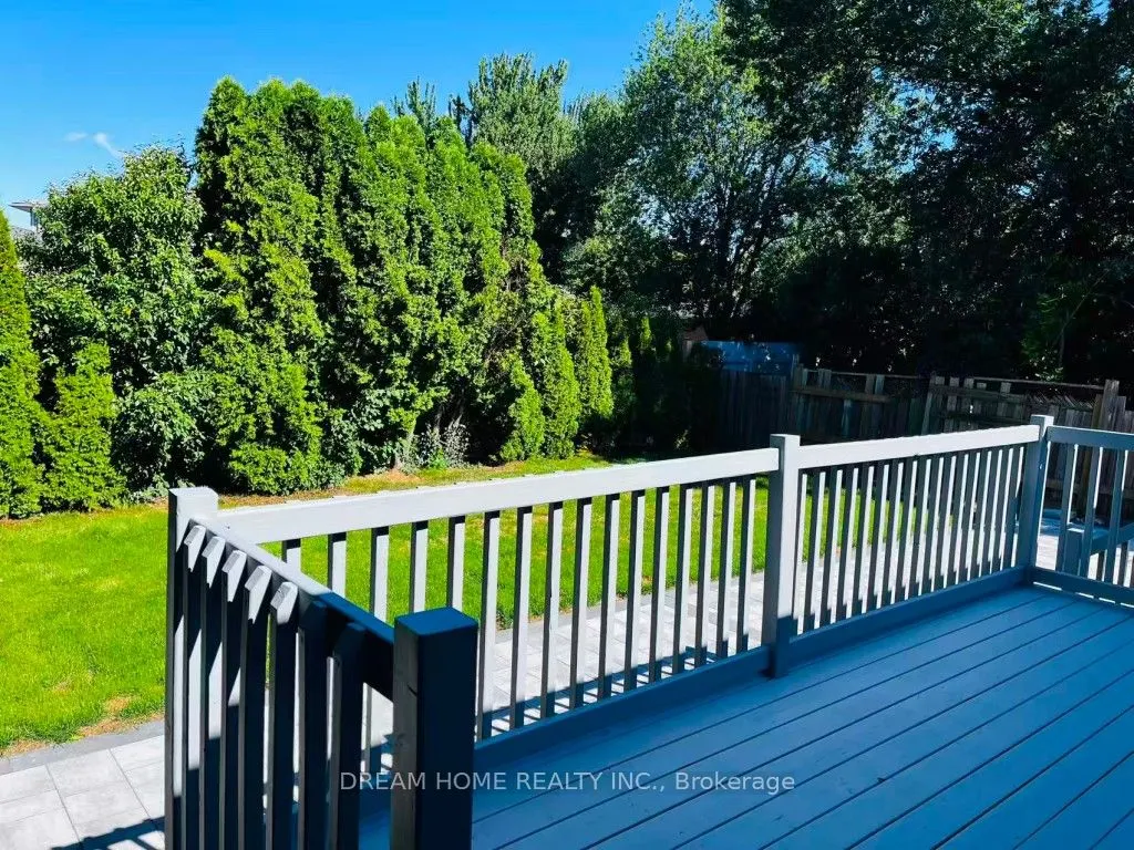 367 Yale Crescent, #Lower