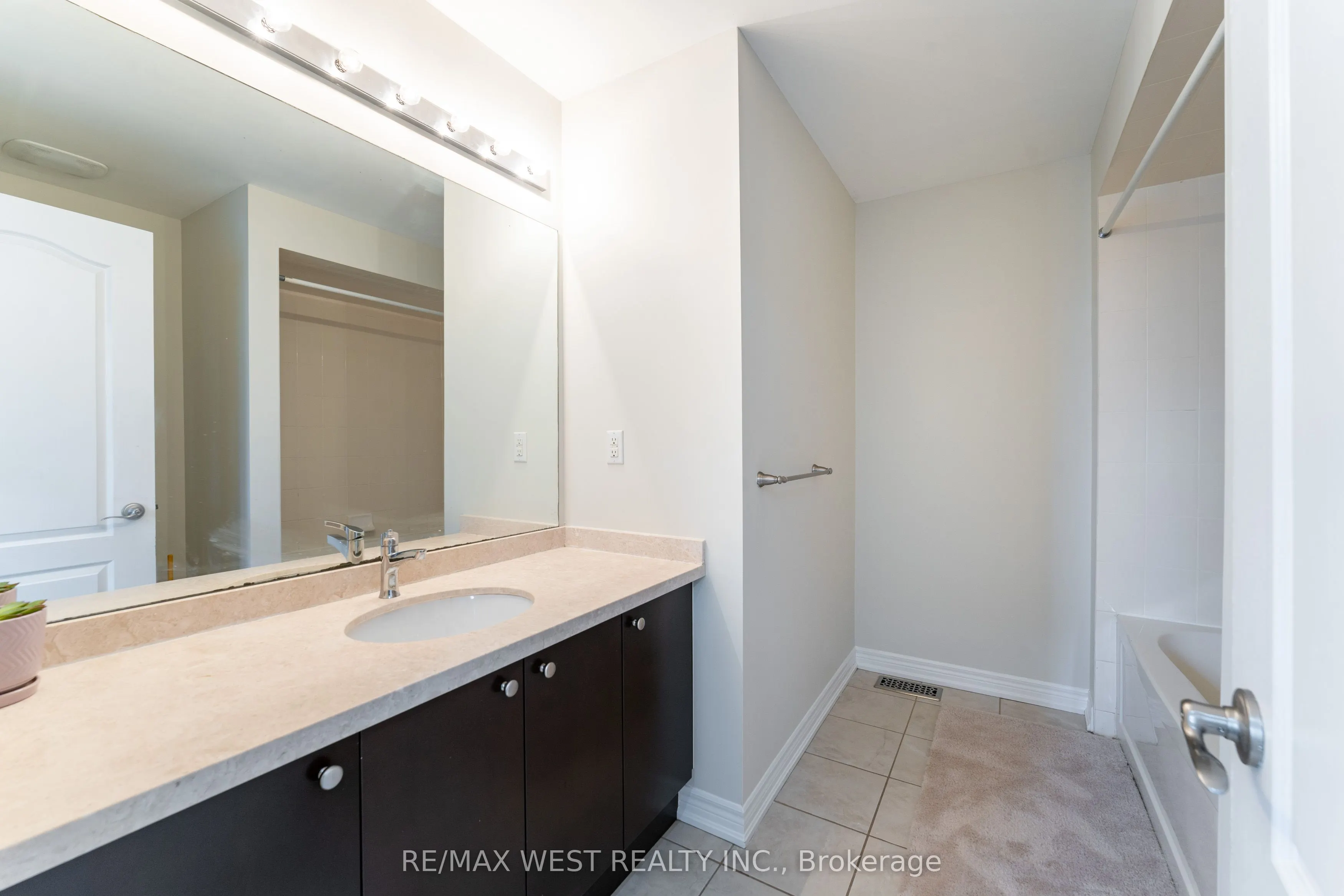 2120 Fiddlers Way