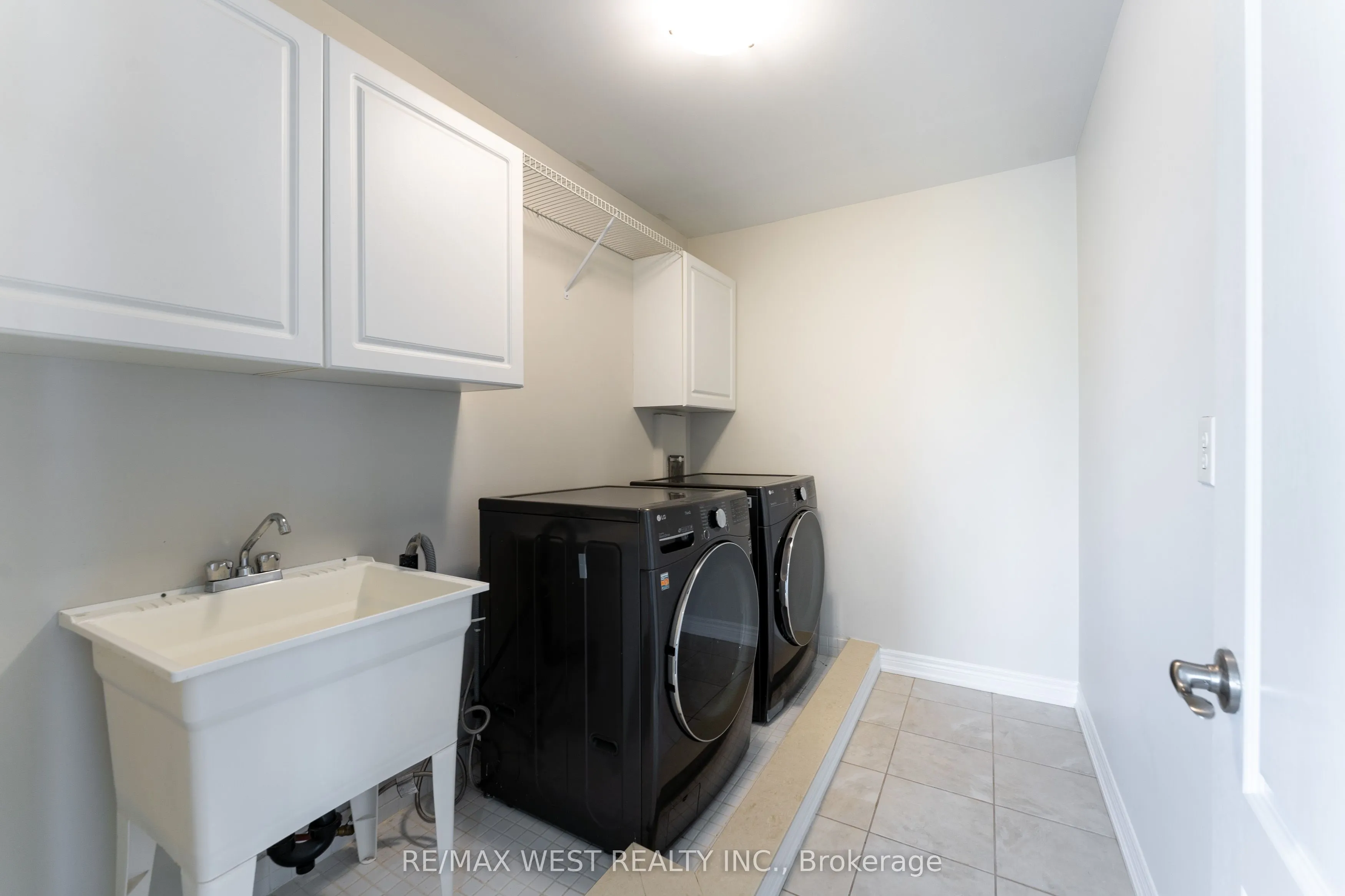 2120 Fiddlers Way