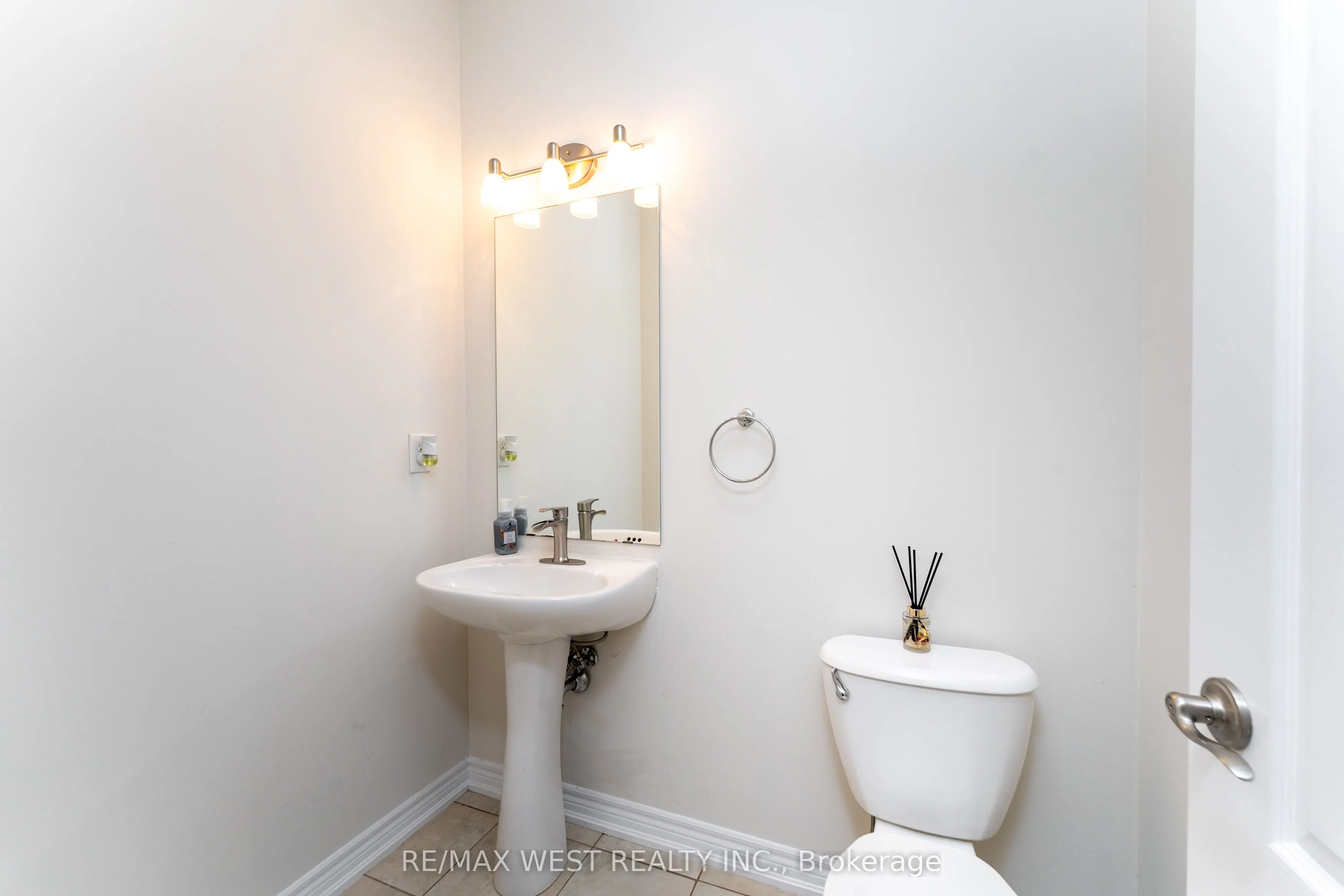 2120 Fiddlers Way