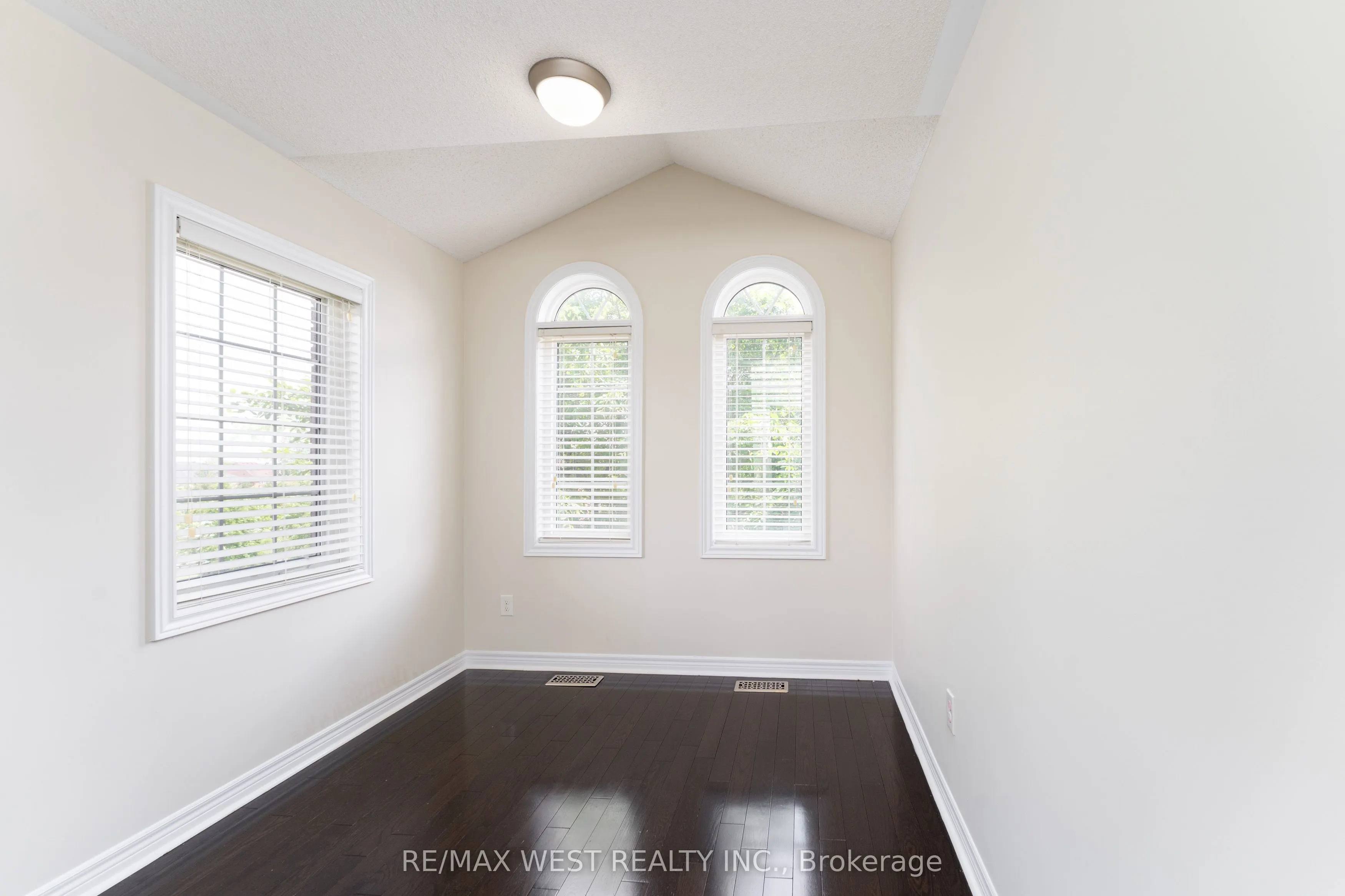 2120 Fiddlers Way