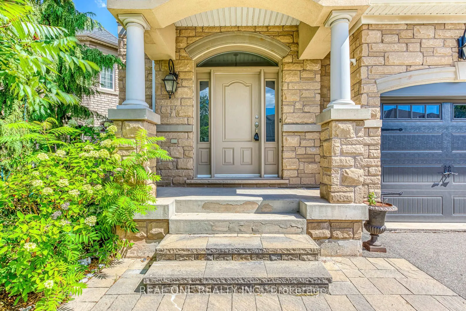 1342 Kestell Boulevard