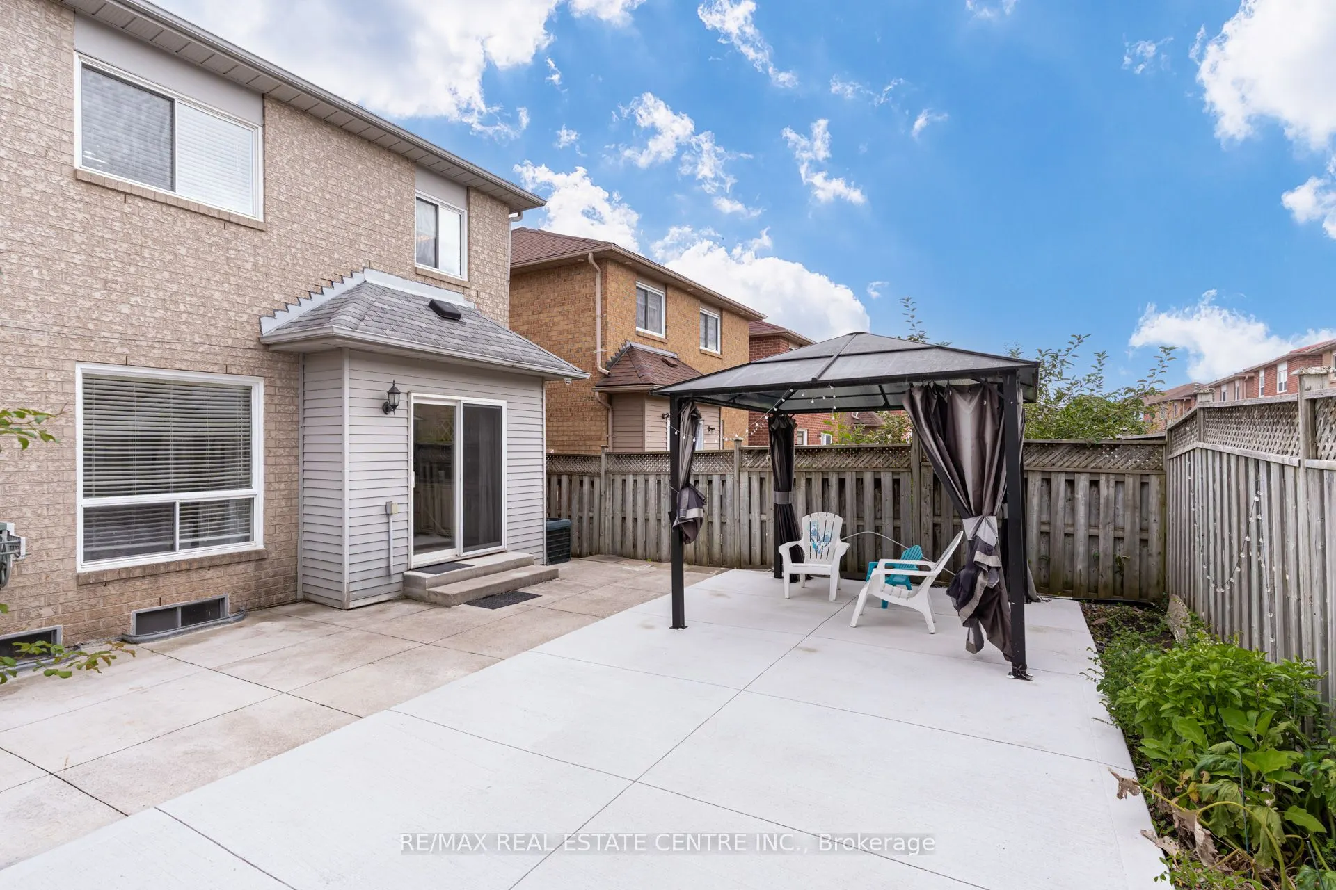 18 Richwood Crescent
