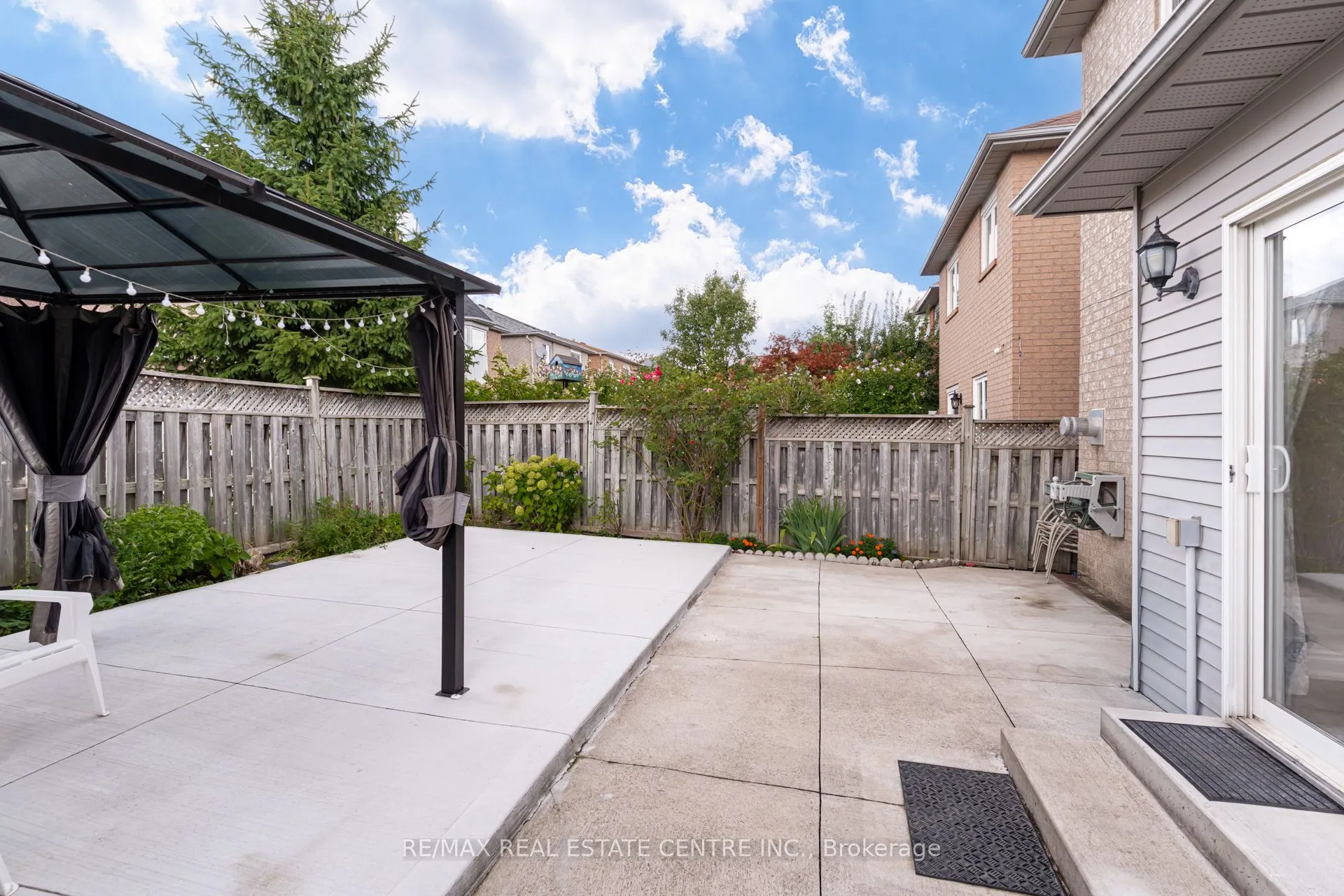 18 Richwood Crescent
