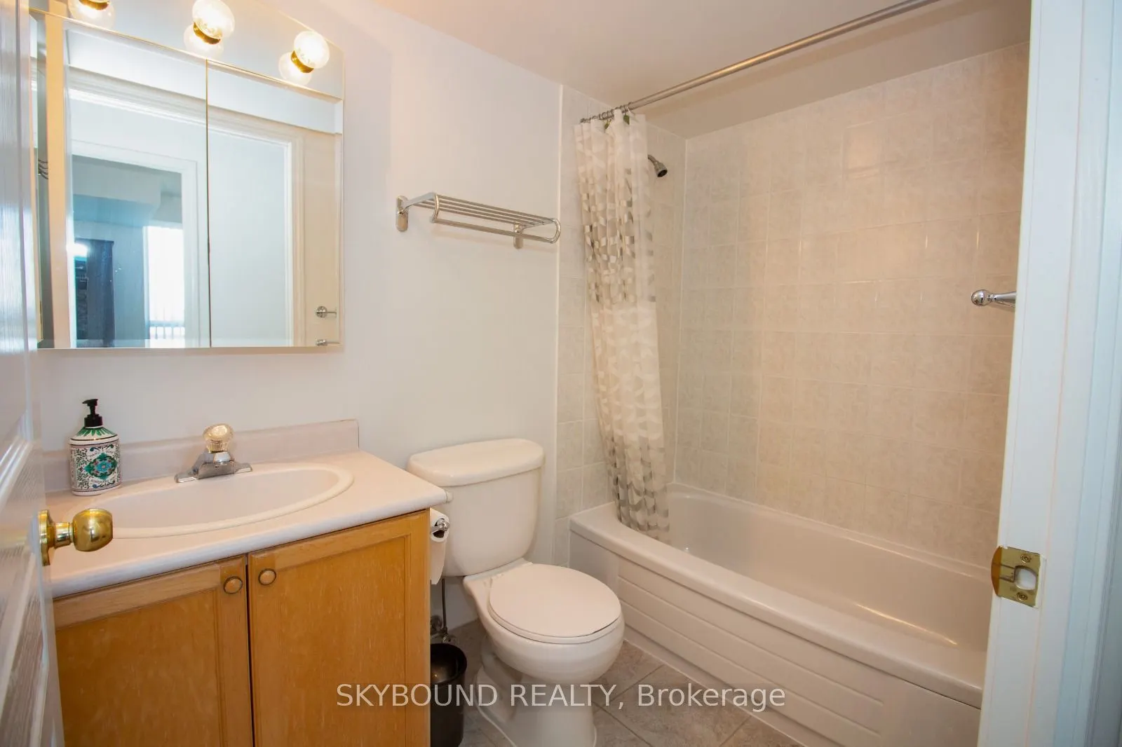 2545 Erin Centre Boulevard, #806