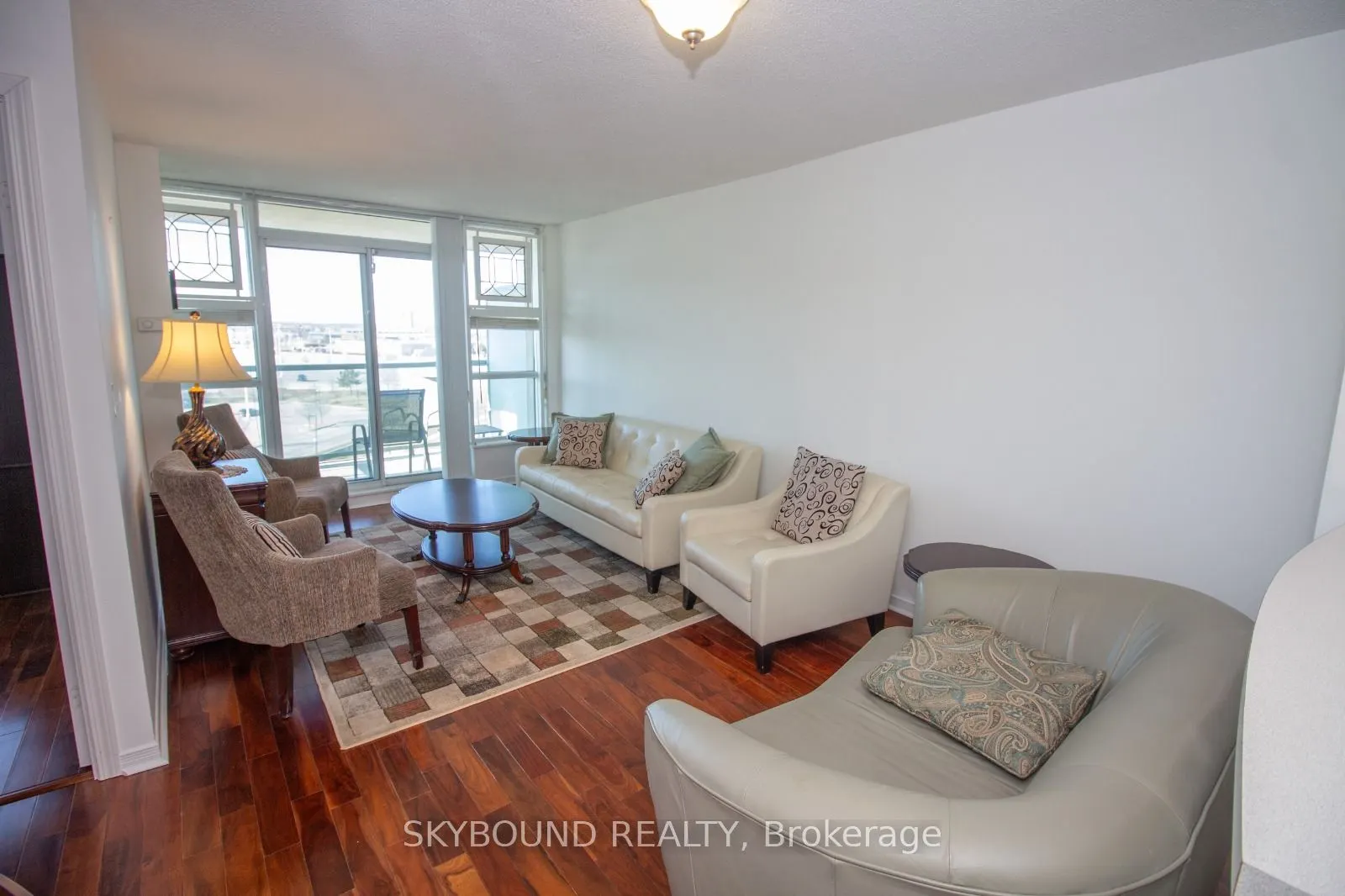 2545 Erin Centre Boulevard, #806