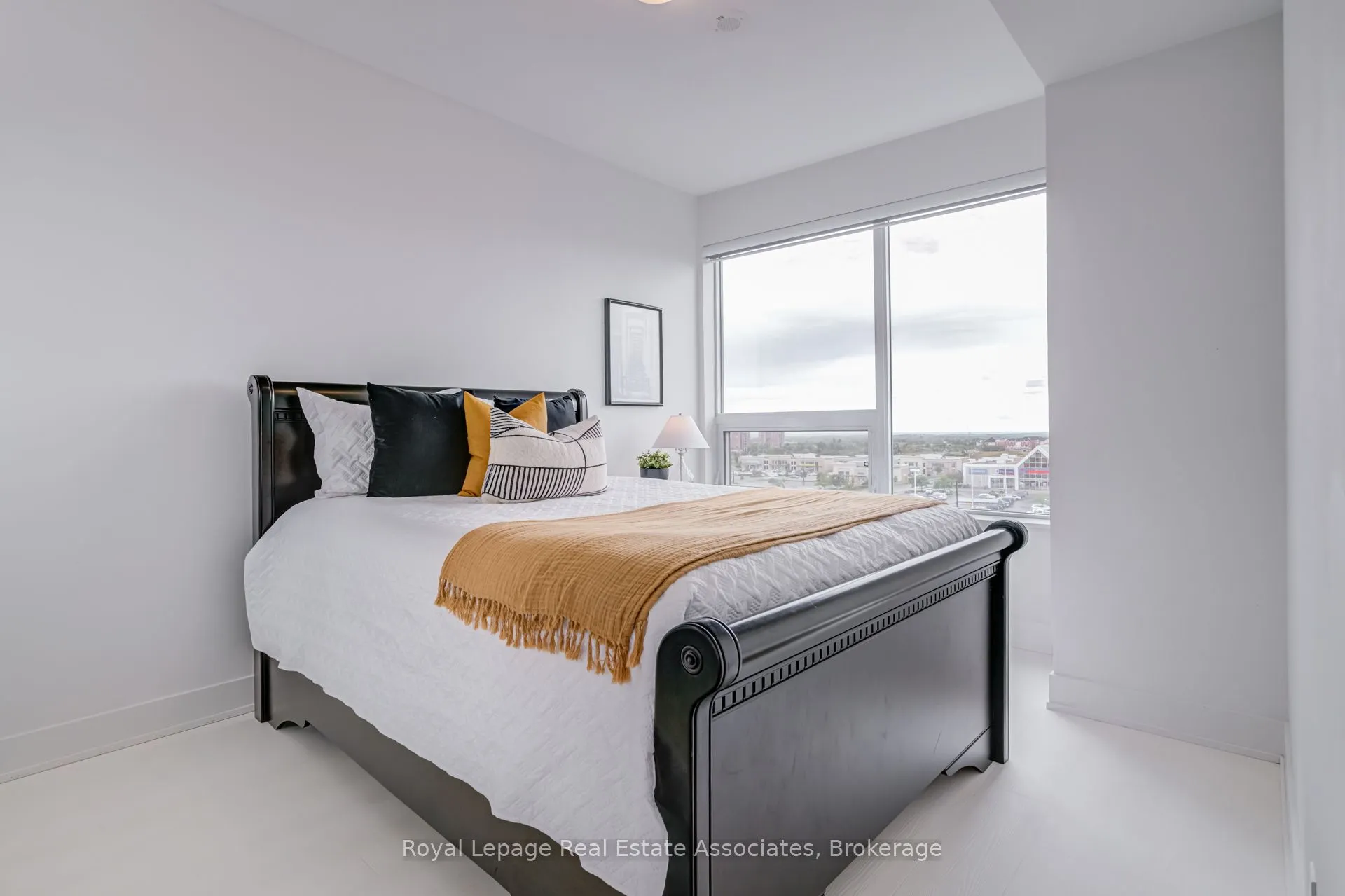 2481 Taunton Road, #607