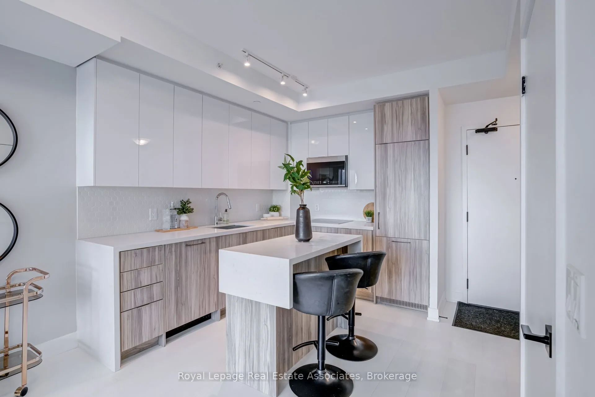 2481 Taunton Road, #607