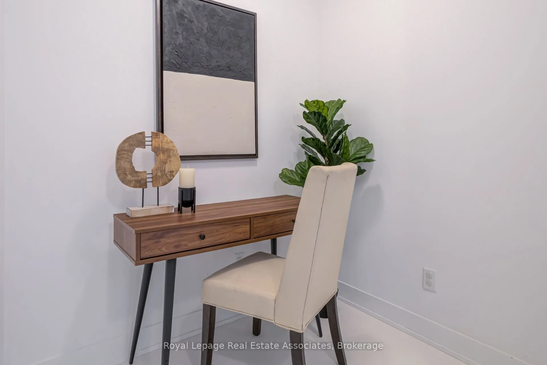2481 Taunton Road, #607
