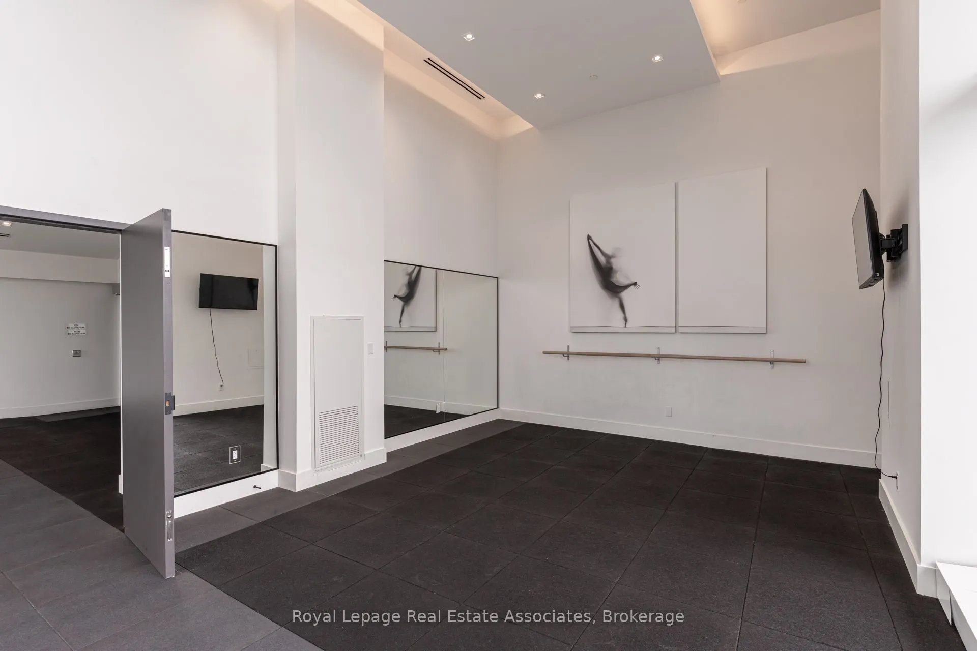 2481 Taunton Road, #607