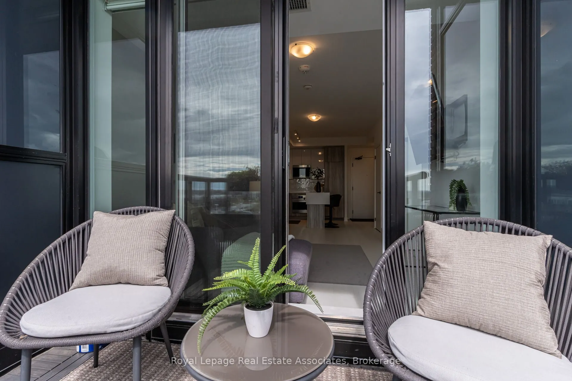 2481 Taunton Road, #607