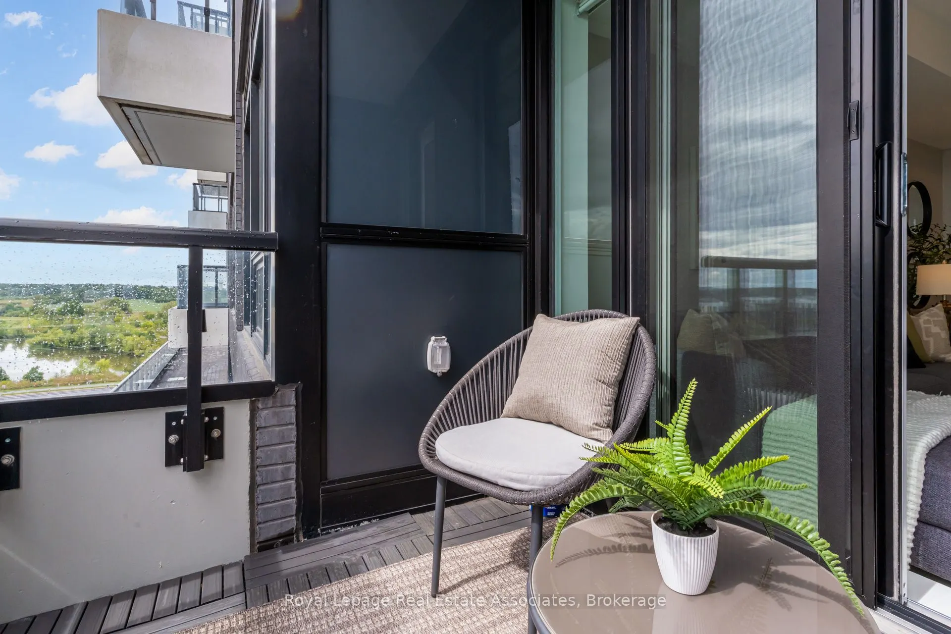 2481 Taunton Road, #607