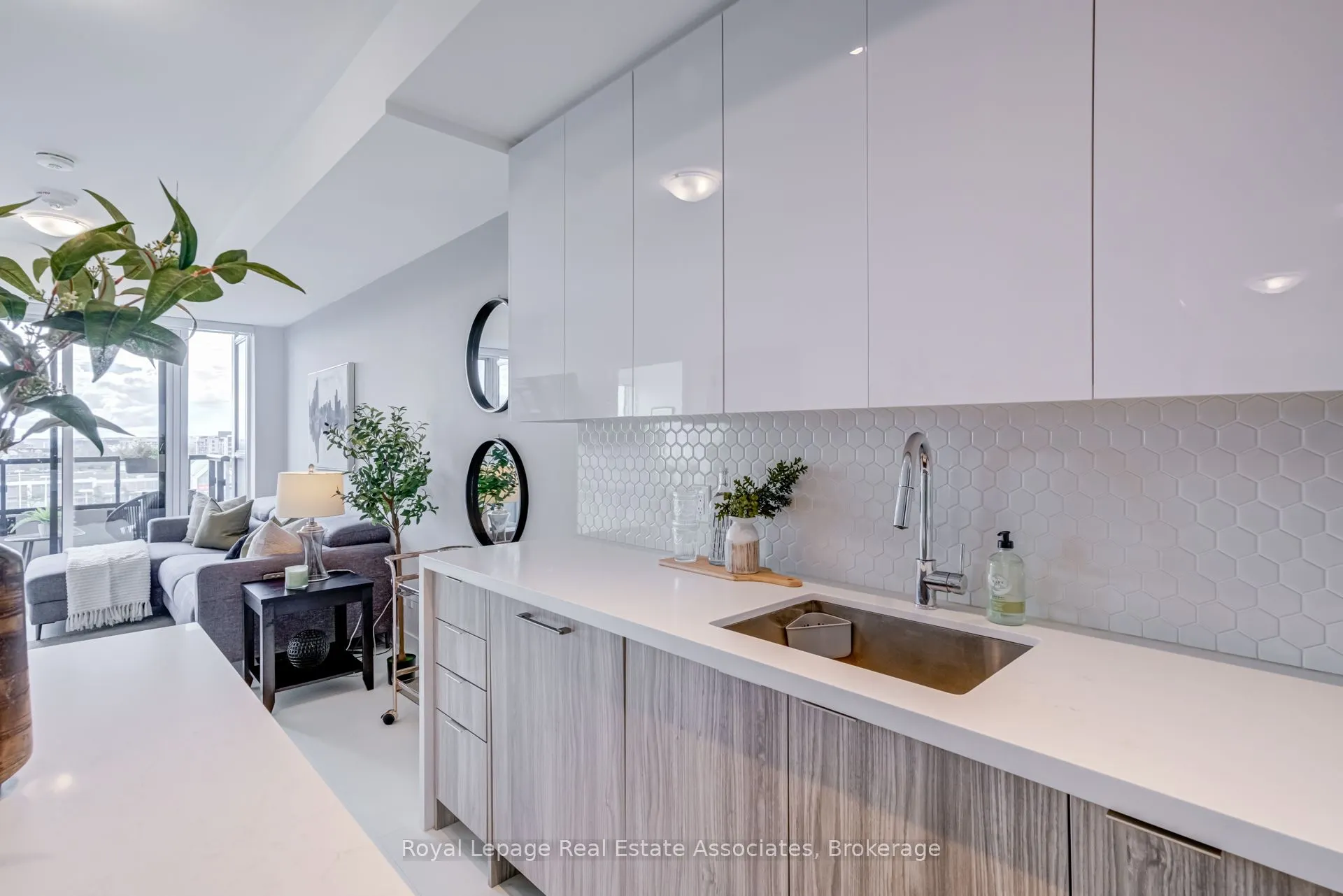 2481 Taunton Road, #607