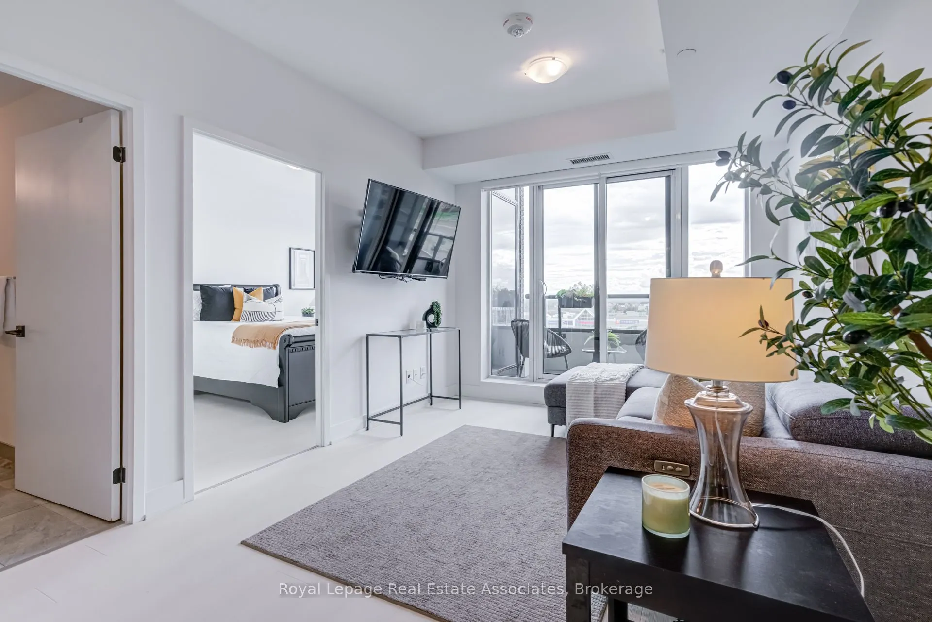 2481 Taunton Road, #607