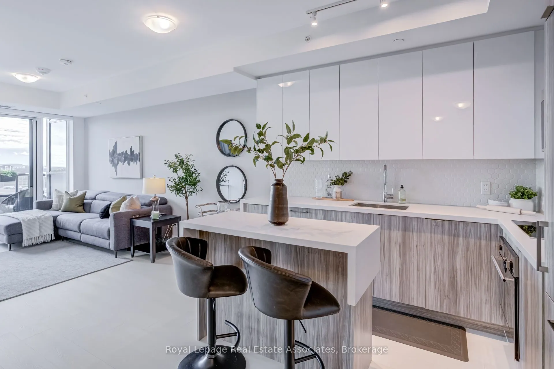 2481 Taunton Road, #607