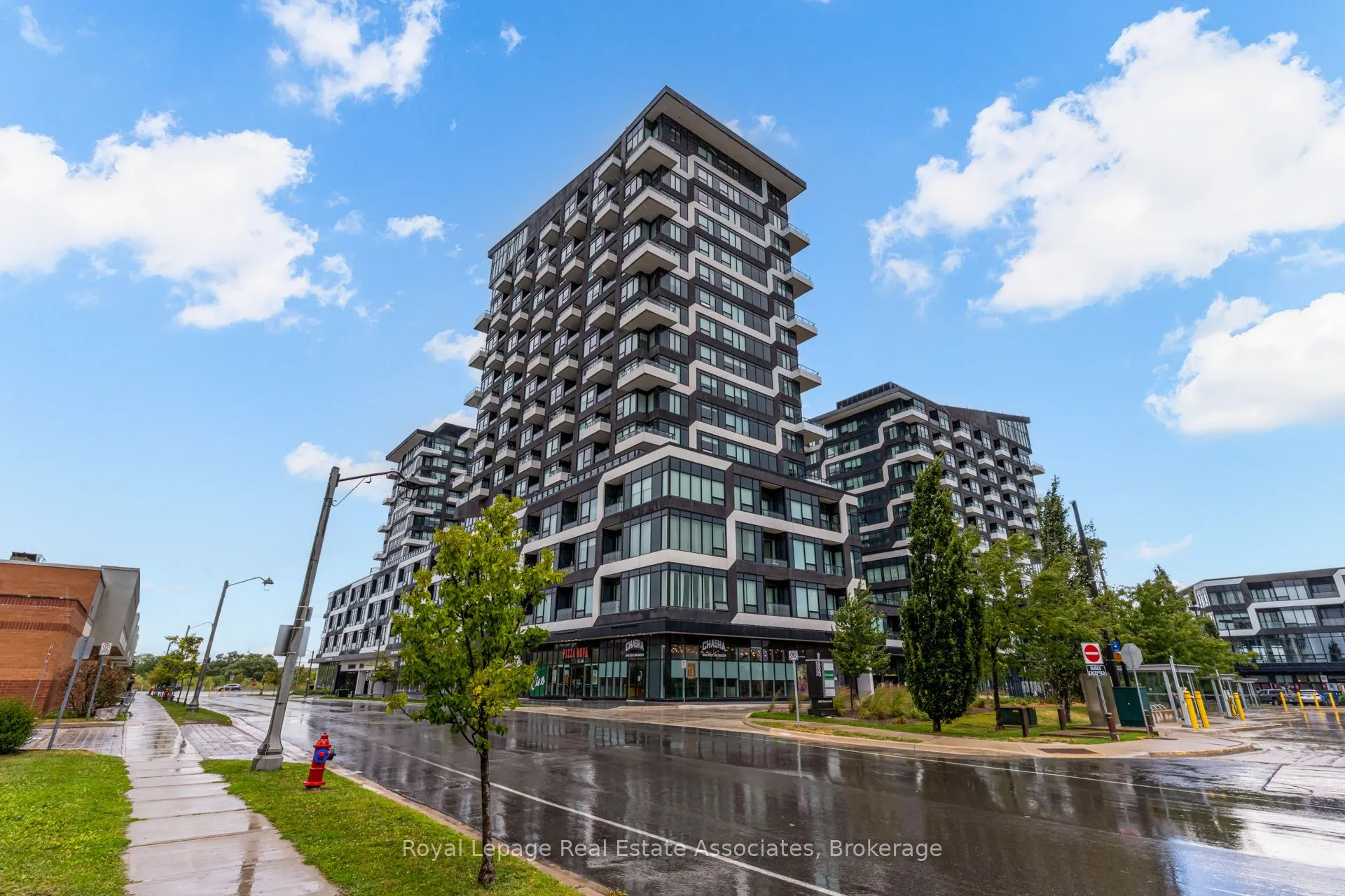 2481 Taunton Road, #607