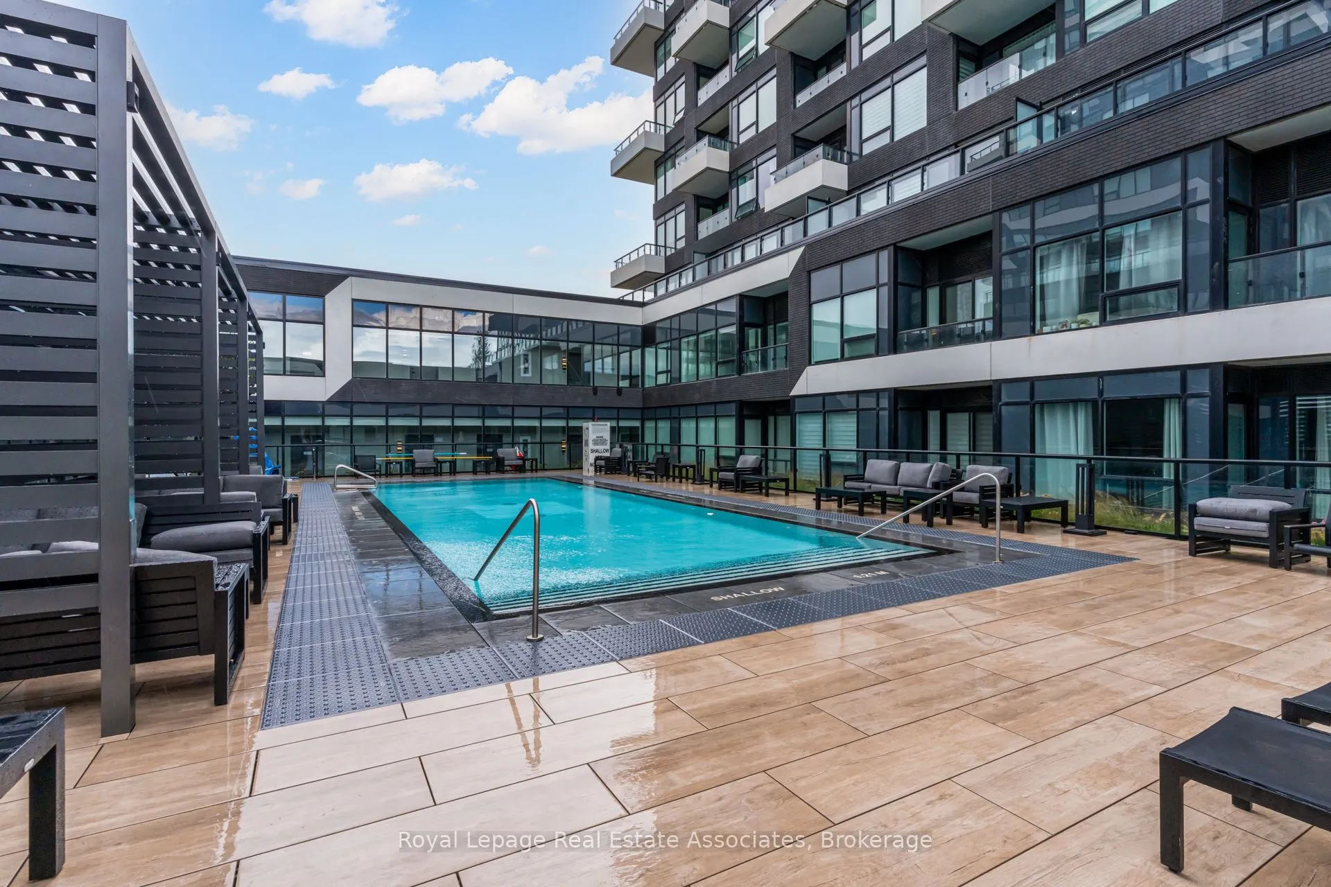 2481 Taunton Road, #607