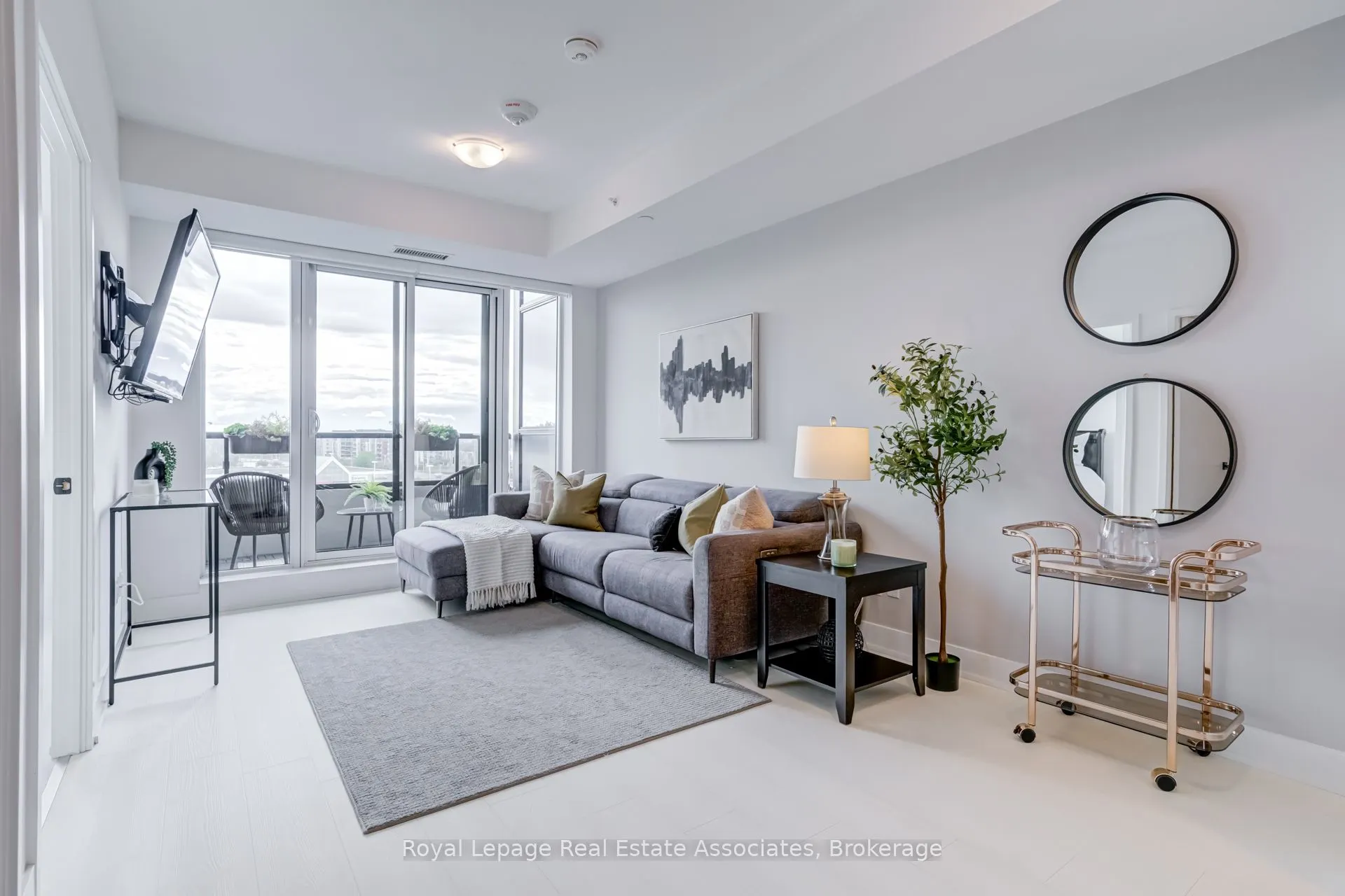 2481 Taunton Road, #607
