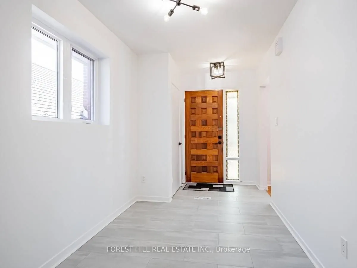 80 Belgravia Avenue, #A